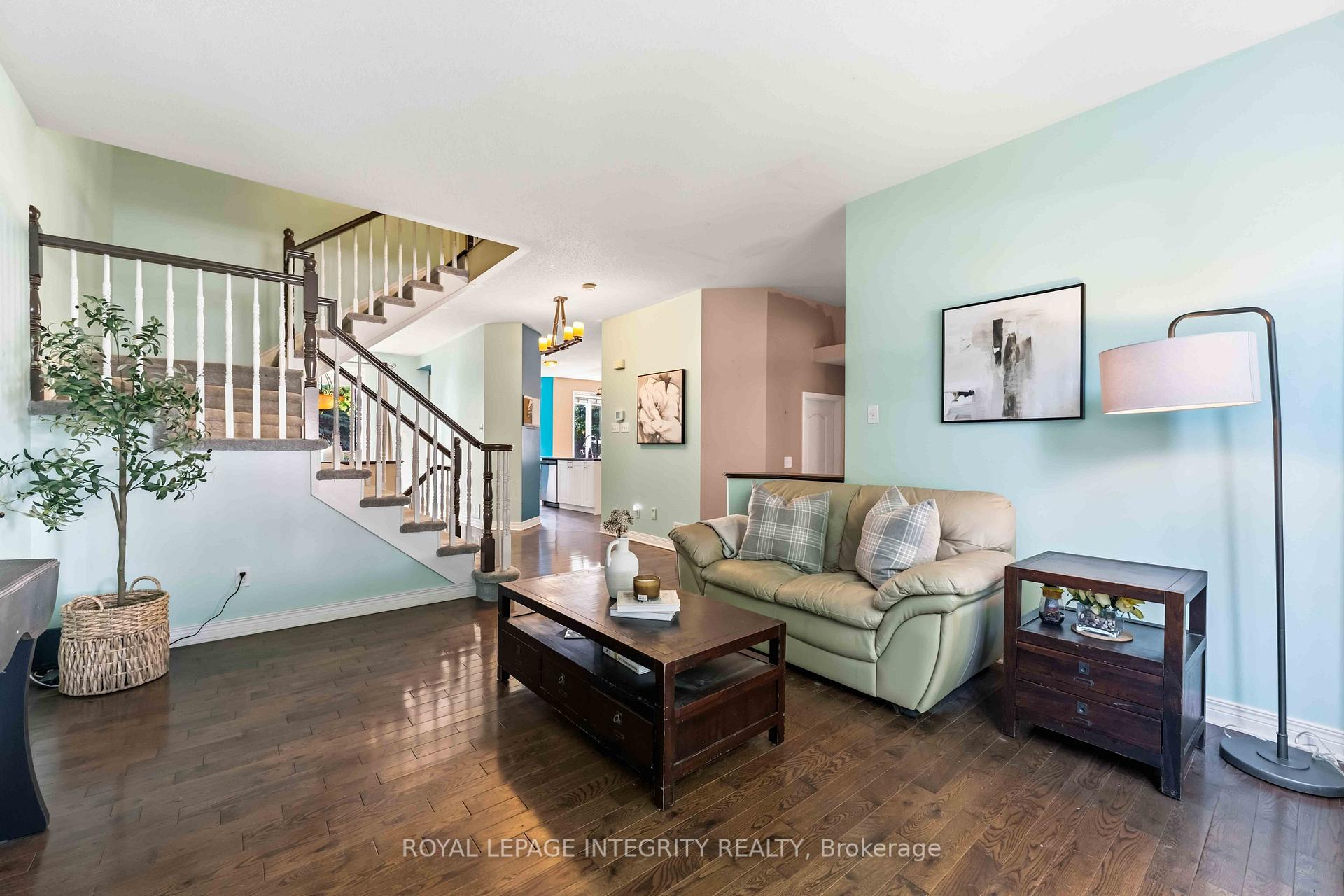 Photo 4 of 10 Westwinds Place, Ottawa, Barrhaven East — HOMEH