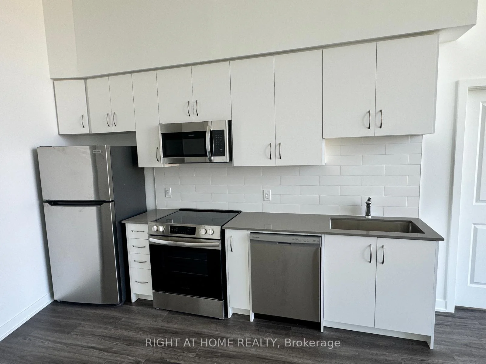 Photo 11 of Unit 417, 385 Arctic Red Drive, Oshawa, Windfields — HOMEH