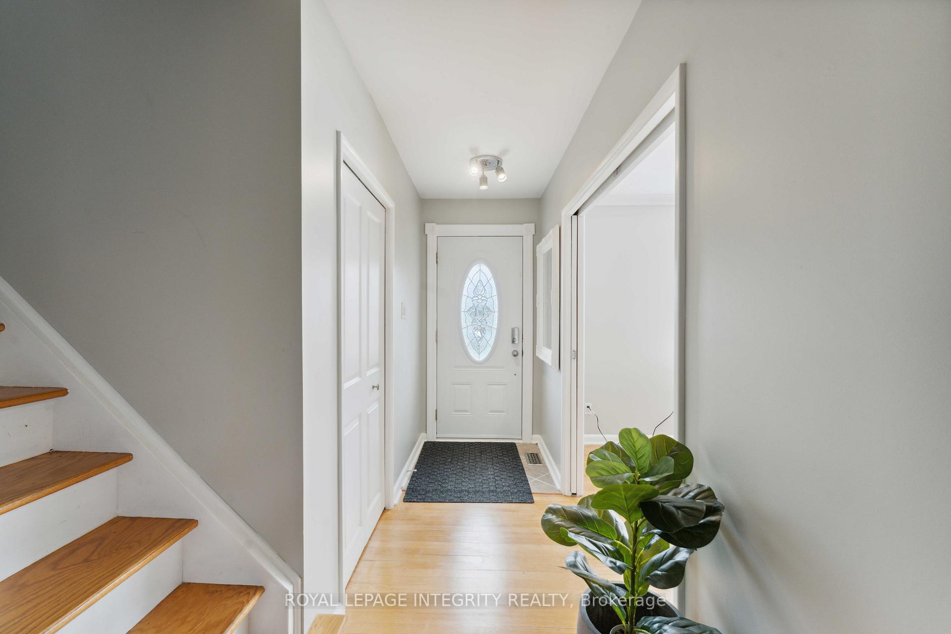 Photo 3 of 29 Pritchard Drive, Ottawa, Manordale — HOMEH