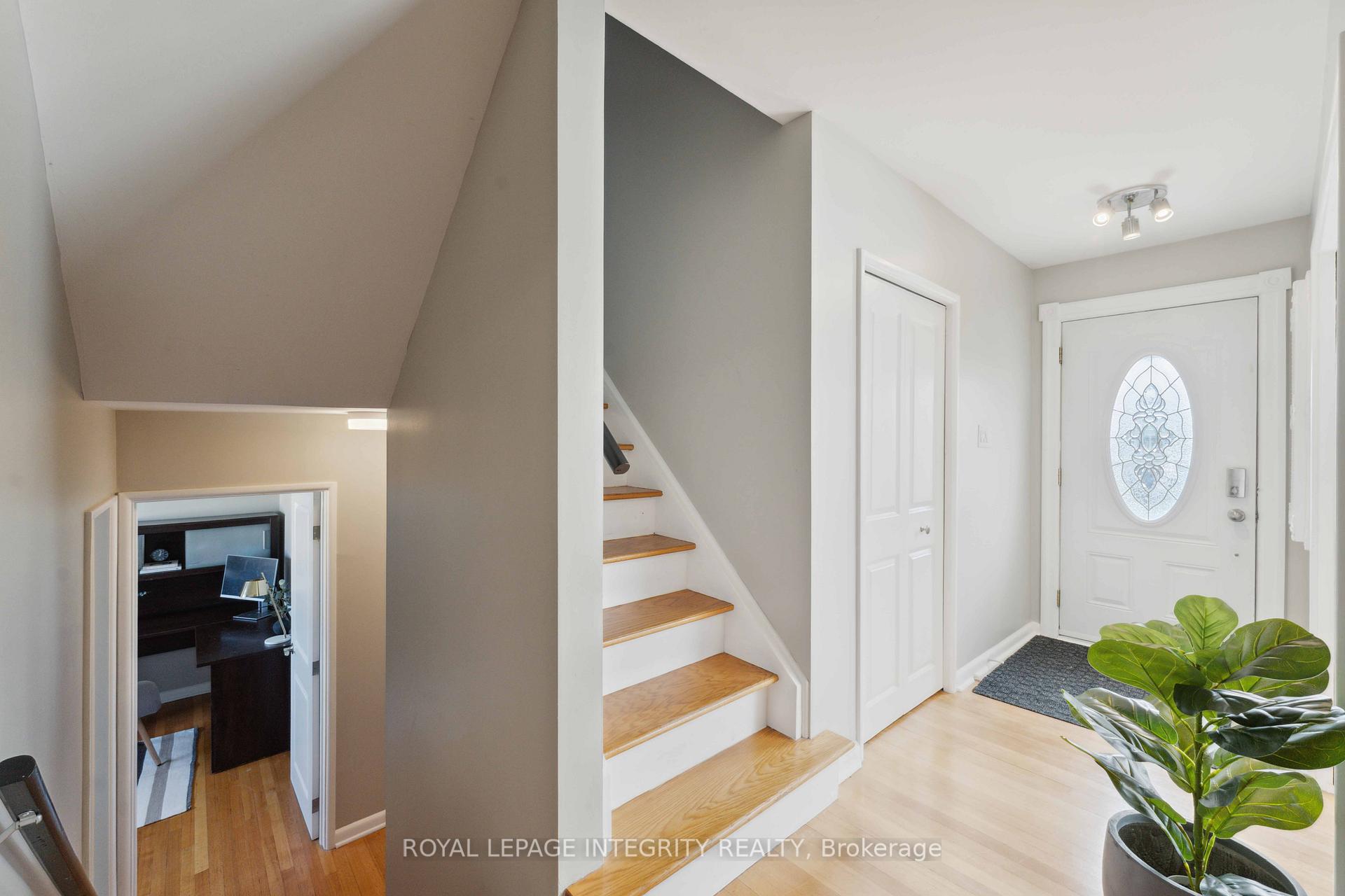 Photo 4 of 29 Pritchard Drive, Ottawa, Manordale — HOMEH