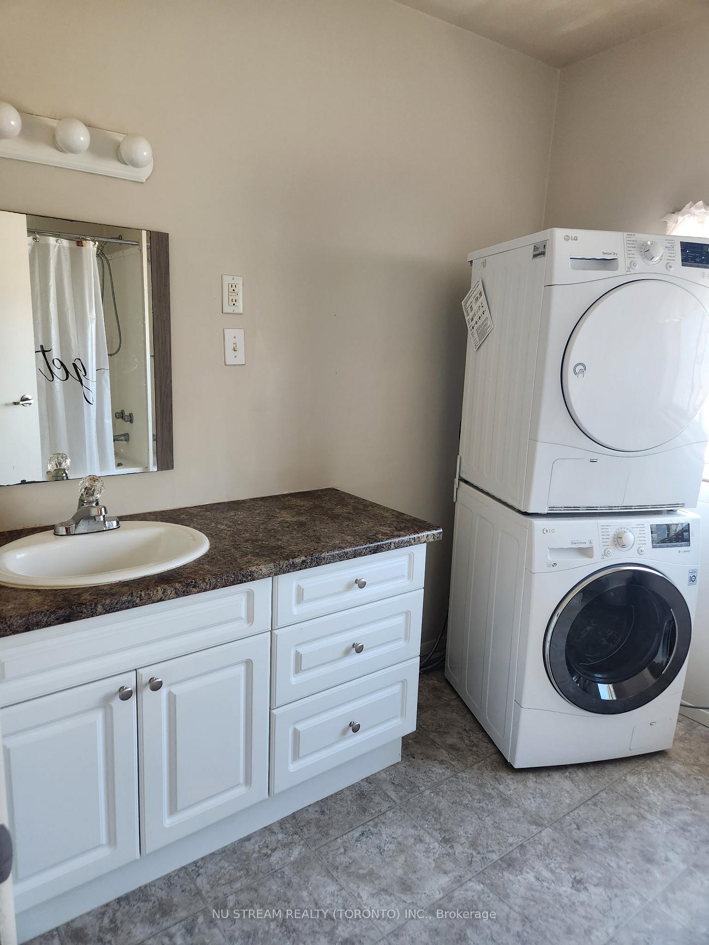Photo 2 of Unit Upper, 5696 Buchanan Avenue, Niagara Falls, Clifton Hill — HOMEH