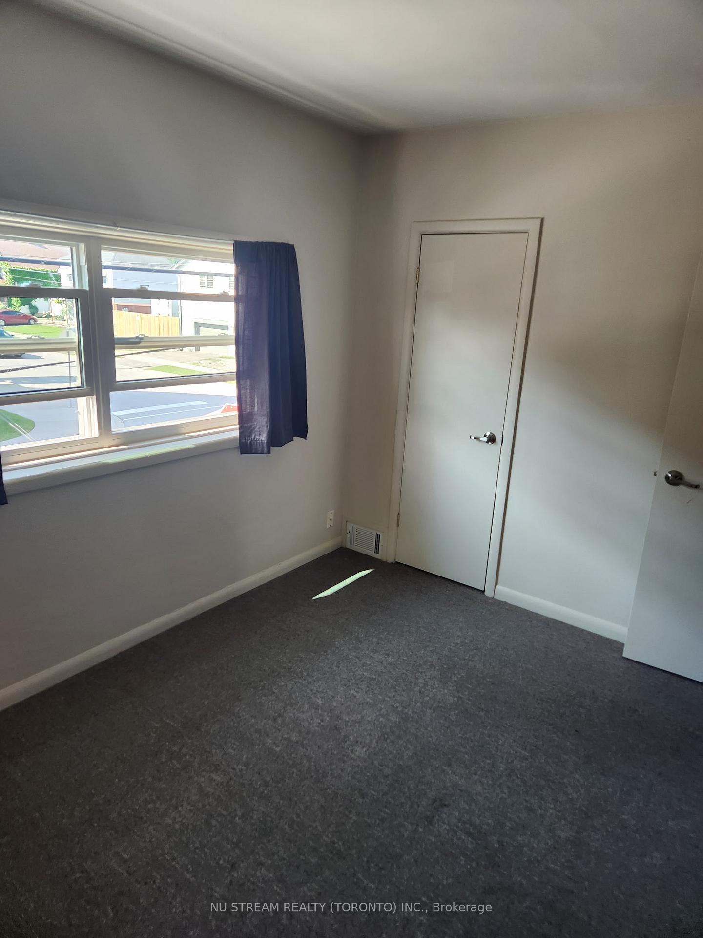 Photo 6 of Unit Upper, 5696 Buchanan Avenue, Niagara Falls, Clifton Hill — HOMEH