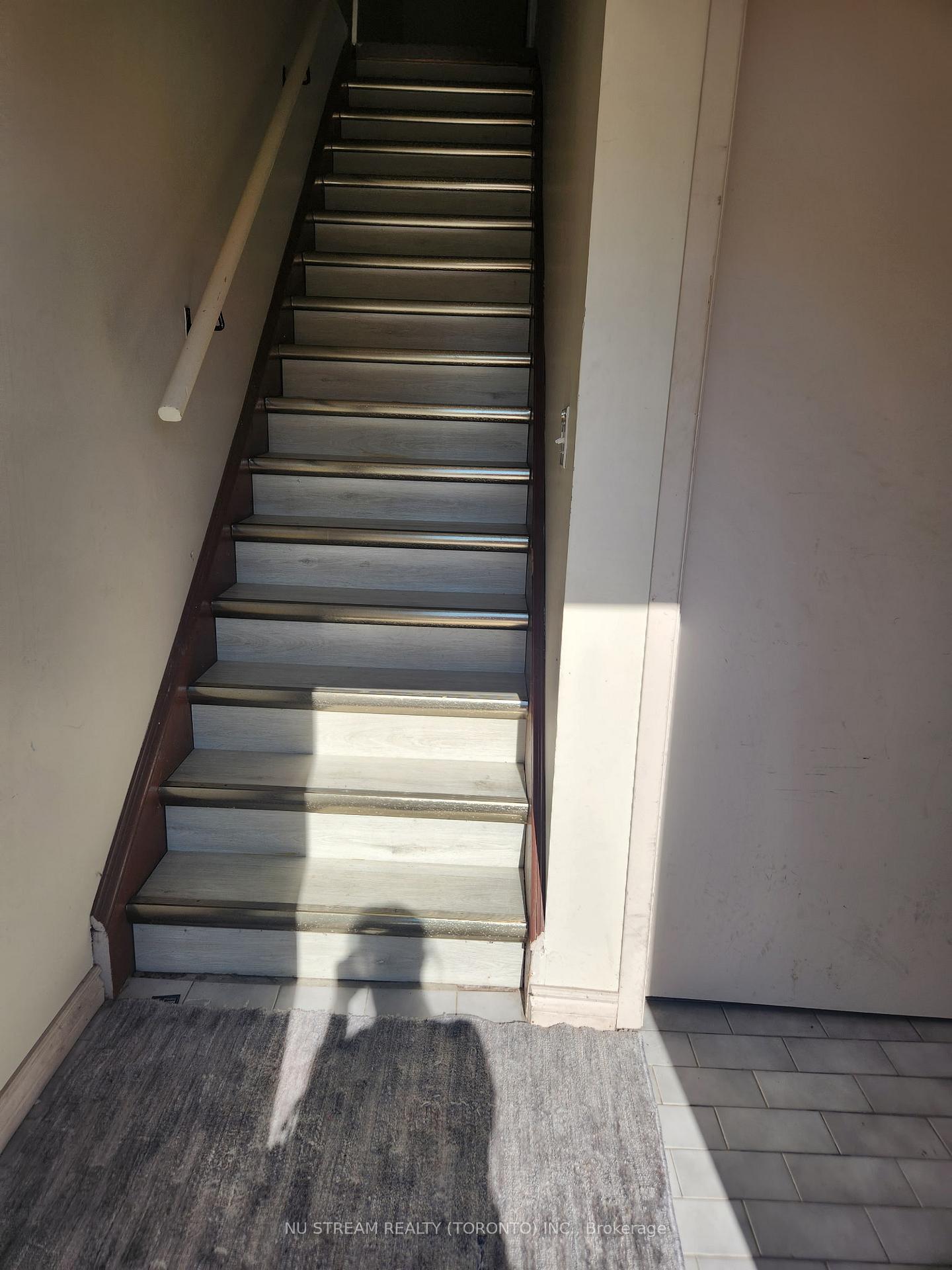 Photo 7 of Unit Upper, 5696 Buchanan Avenue, Niagara Falls, Clifton Hill — HOMEH