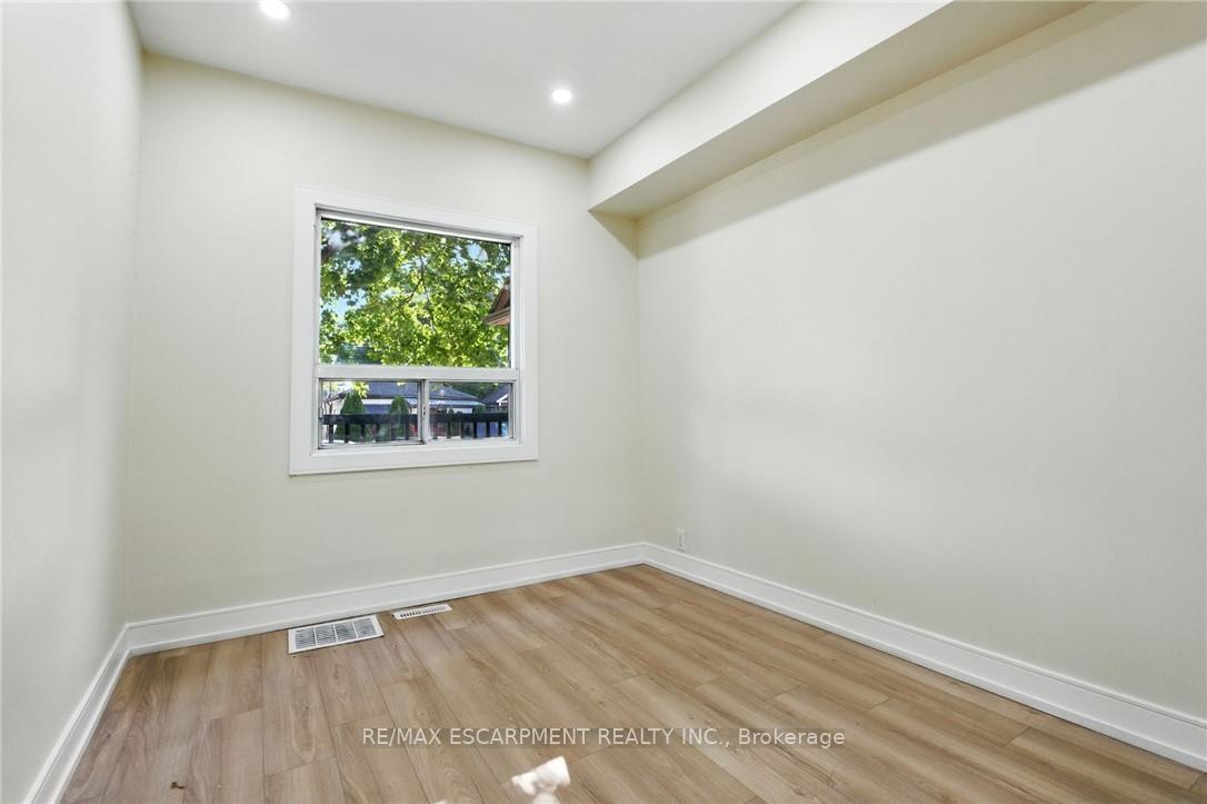 Photo 11 of 9 Alice Street, Hamilton, Crown Point — HOMEH