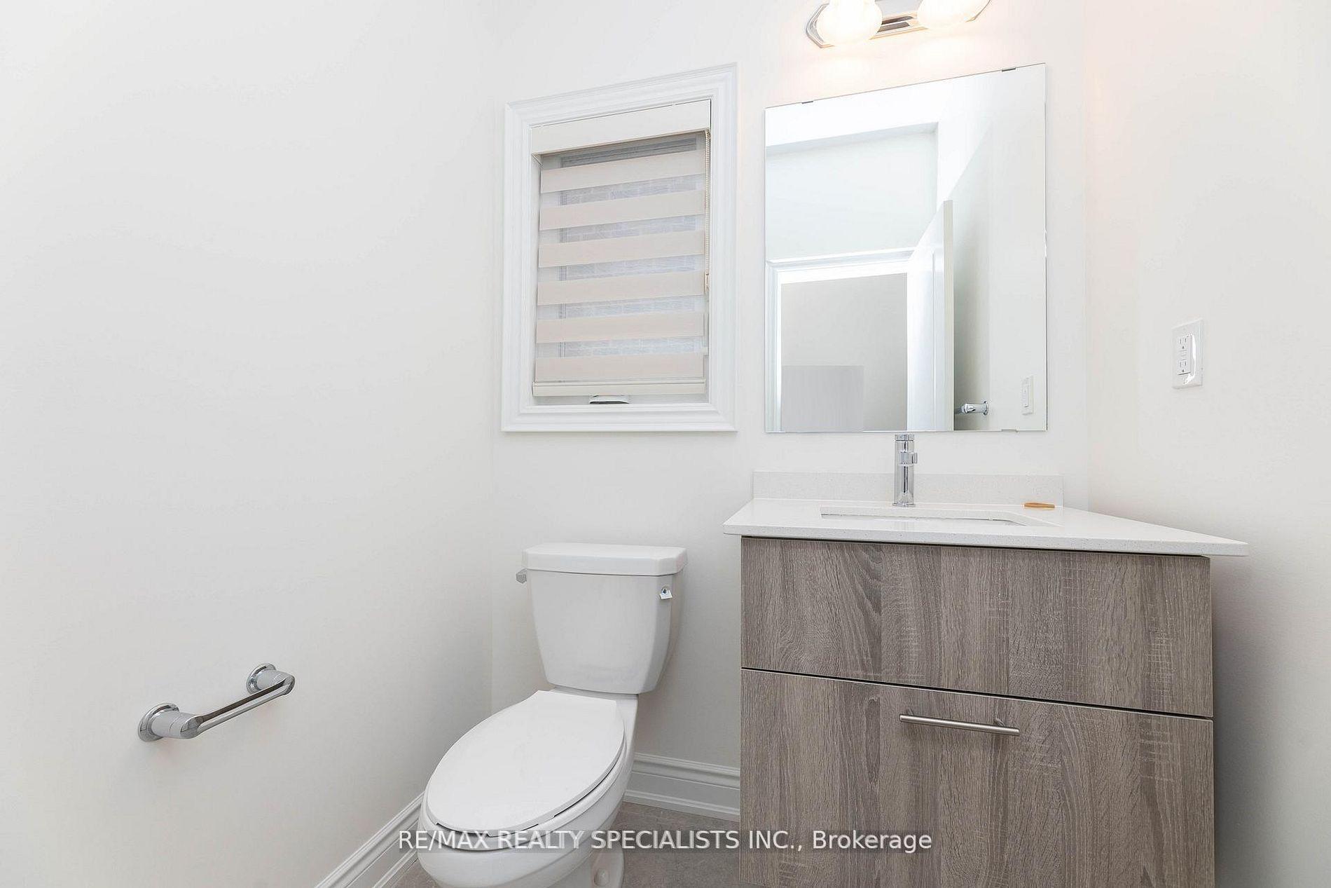 Photo 3 of 86 Bermondsey Way, Brampton, Bram West — HOMEH