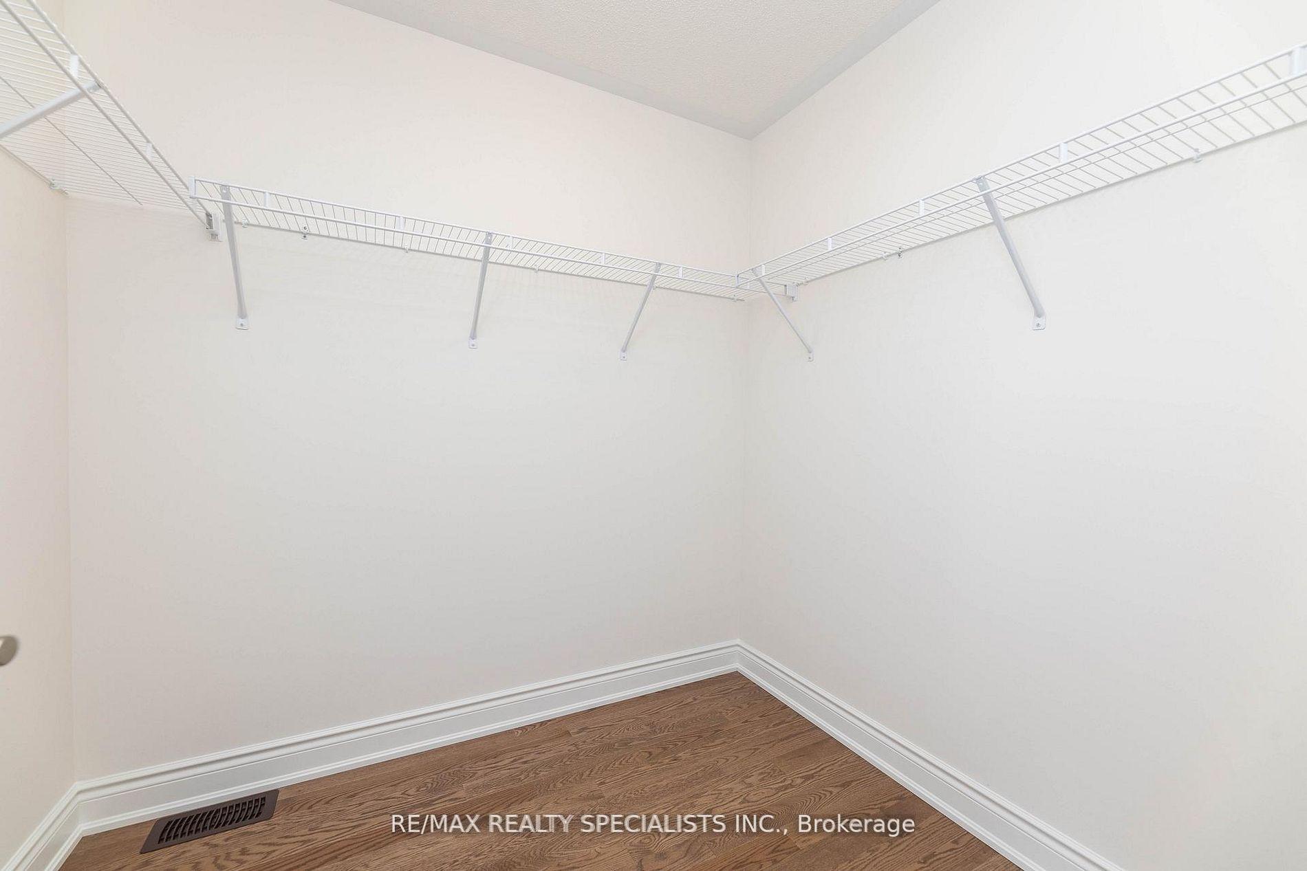 Photo 11 of 86 Bermondsey Way, Brampton, Bram West — HOMEH