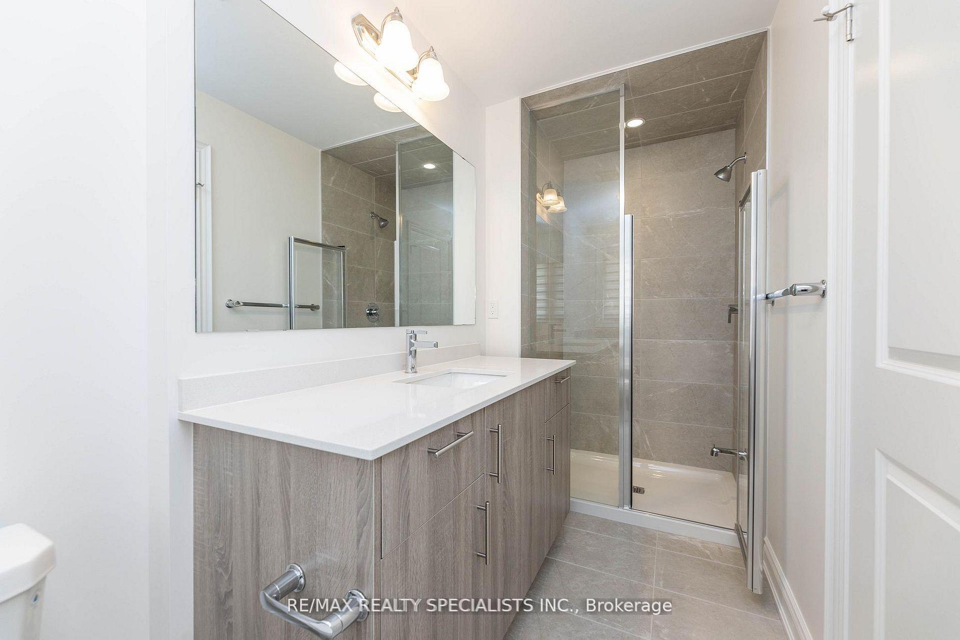 Photo 12 of 86 Bermondsey Way, Brampton, Bram West — HOMEH