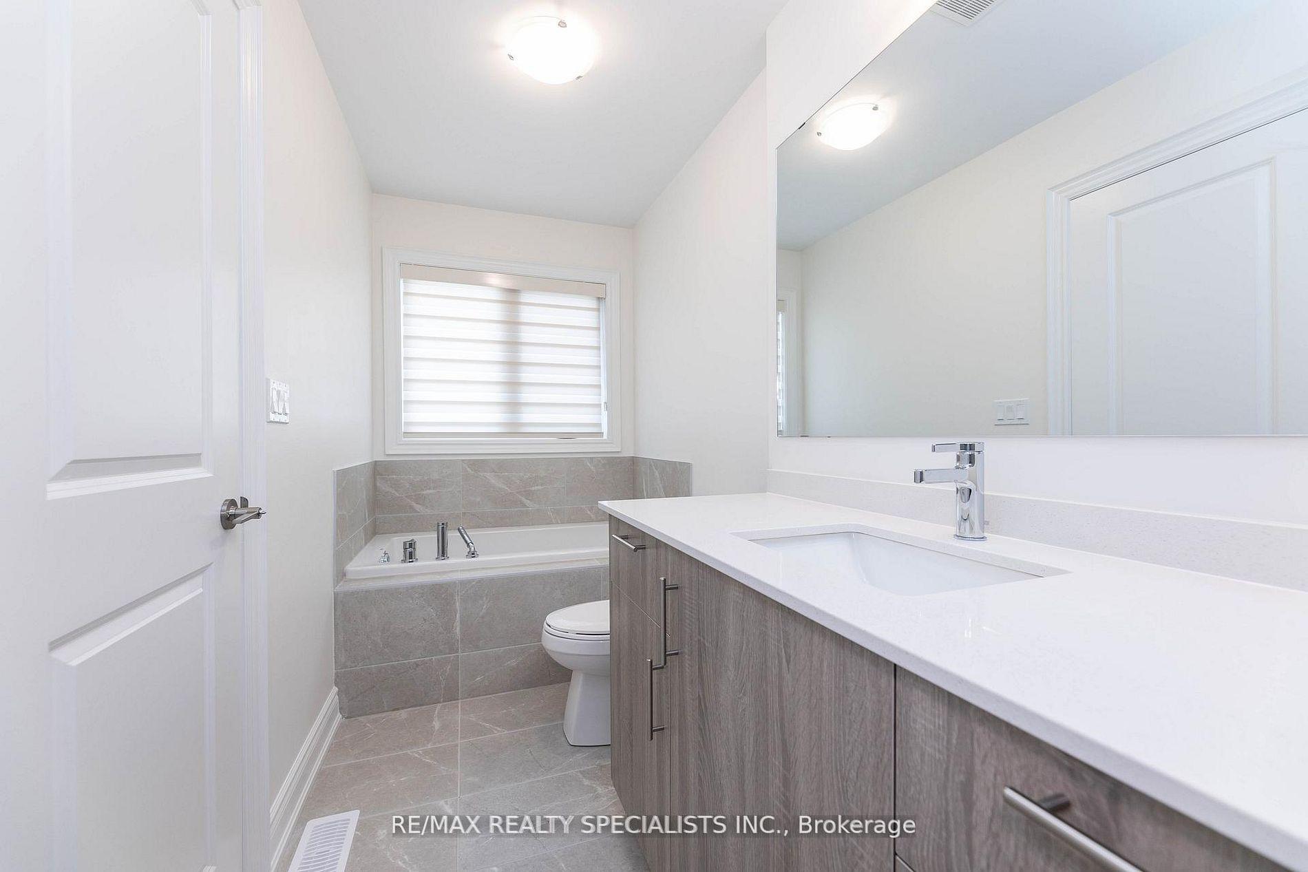 Photo 13 of 86 Bermondsey Way, Brampton, Bram West — HOMEH