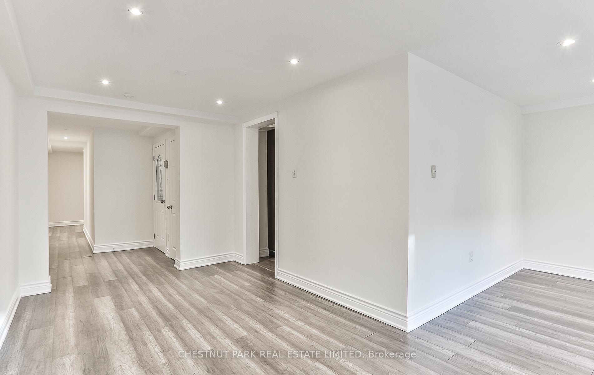 Photo 4 of Unit 1, 76 Walmsley Boulevard, Toronto, Yonge-St. Clair — HOMEH