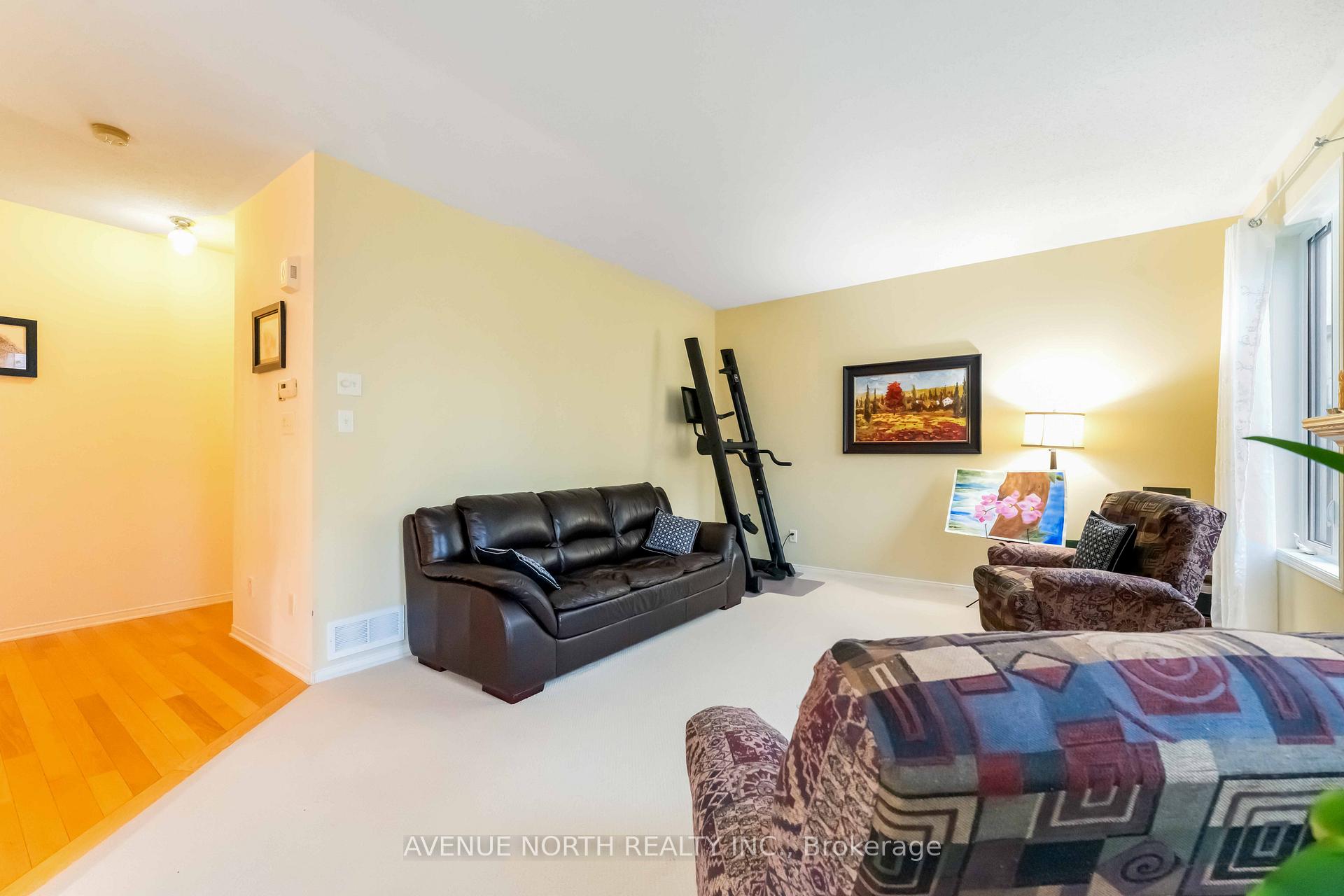 Photo 12 of 23 Hearthstone Place, Ottawa, Barrhaven - Strandherd — HOMEH