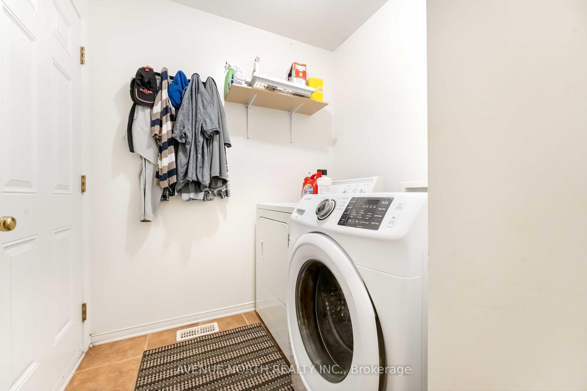 Photo 15 of 23 Hearthstone Place, Ottawa, Barrhaven - Strandherd — HOMEH