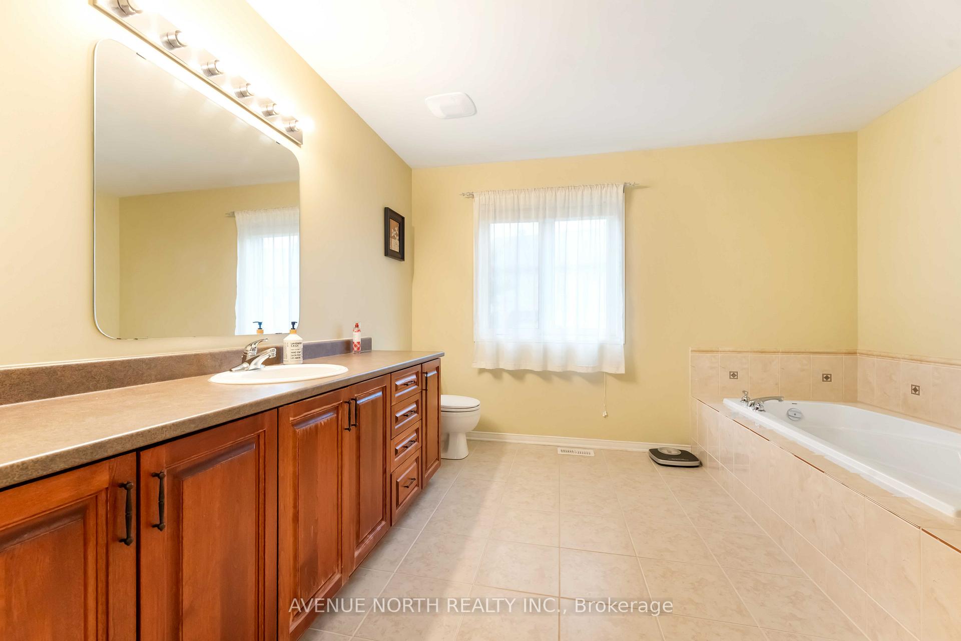 Photo 18 of 23 Hearthstone Place, Ottawa, Barrhaven - Strandherd — HOMEH