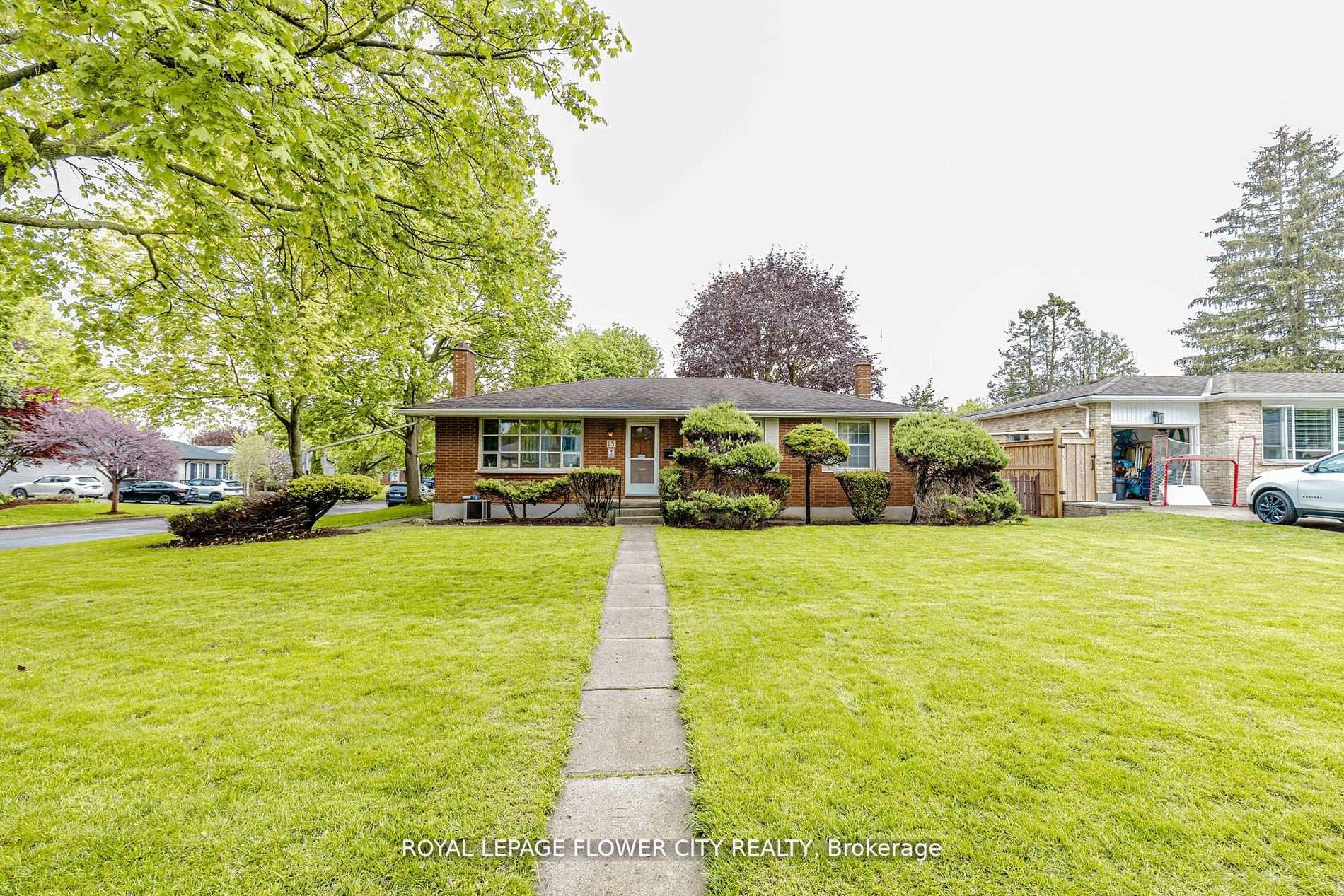 Photo 1 of 15 Cumberland Crescent, London, North G — HOMEH