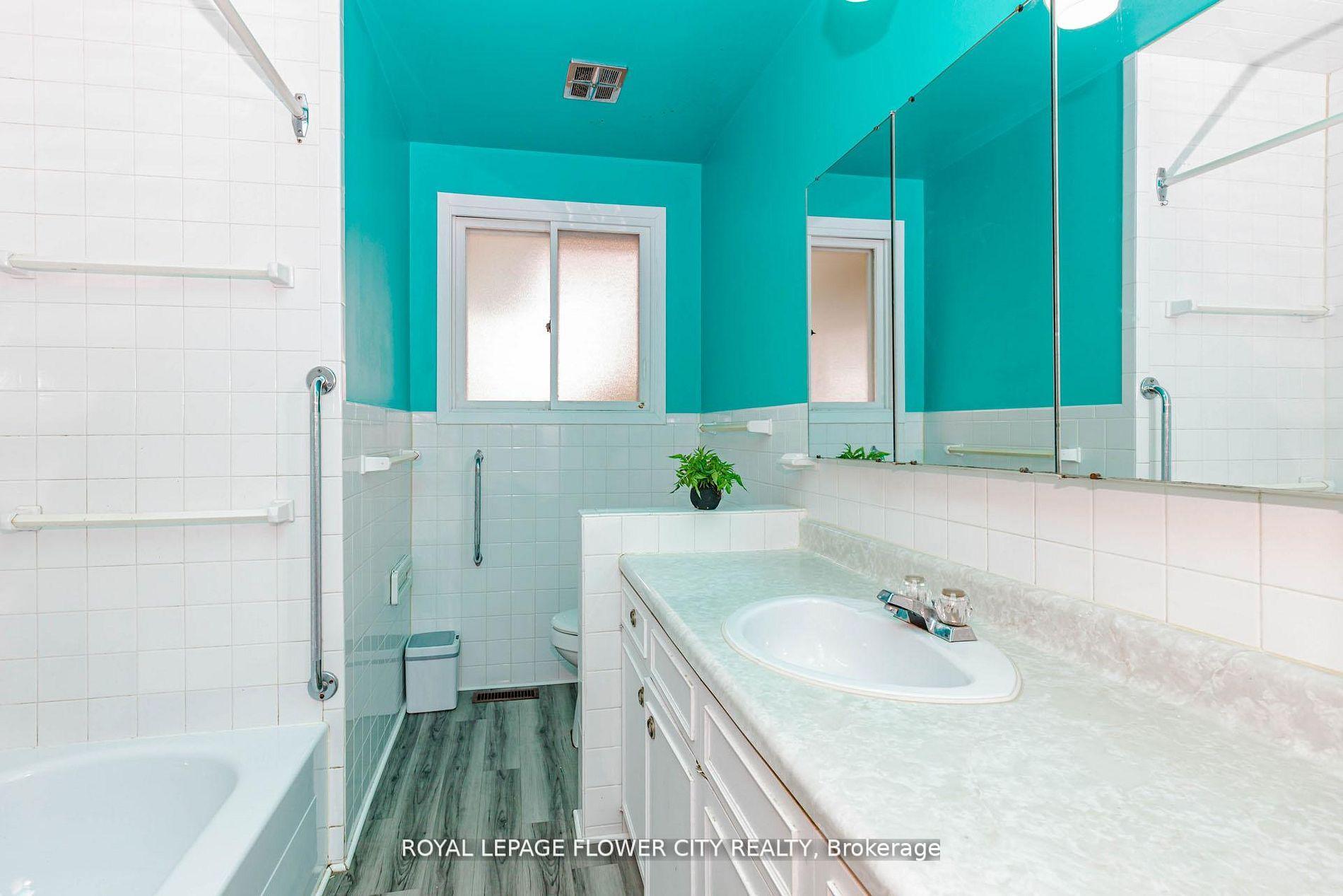 Photo 10 of 15 Cumberland Crescent, London, North G — HOMEH