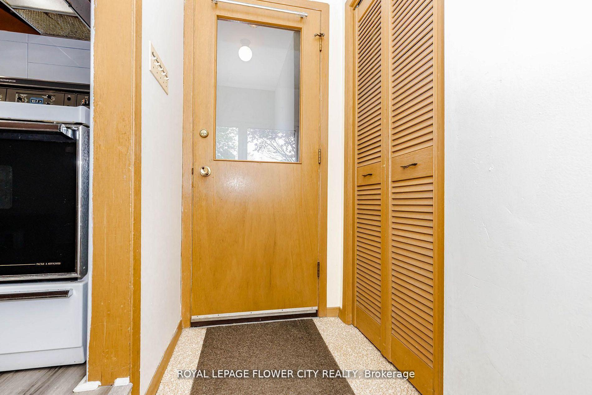 Photo 11 of 15 Cumberland Crescent, London, North G — HOMEH