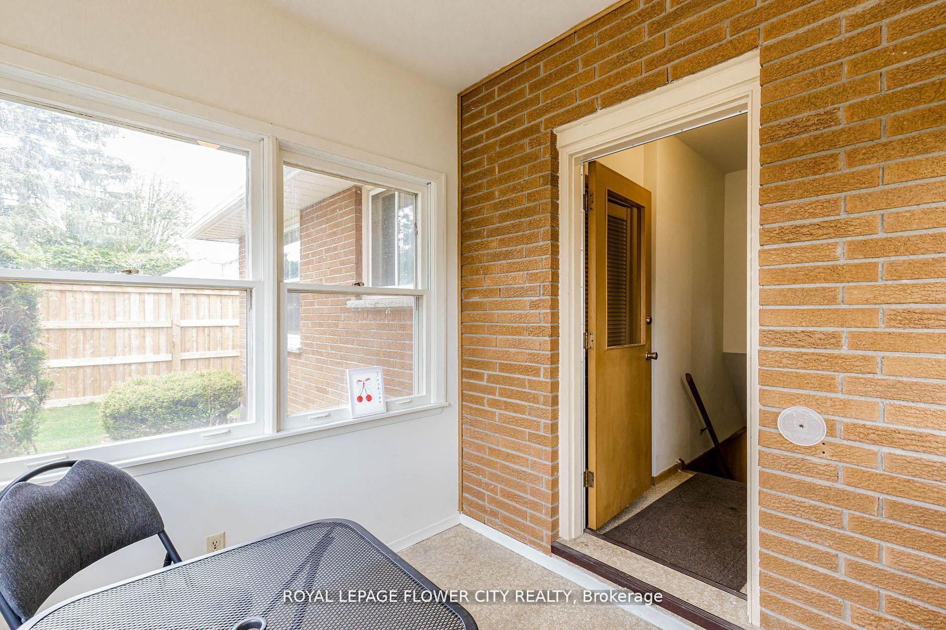 Photo 12 of 15 Cumberland Crescent, London, North G — HOMEH