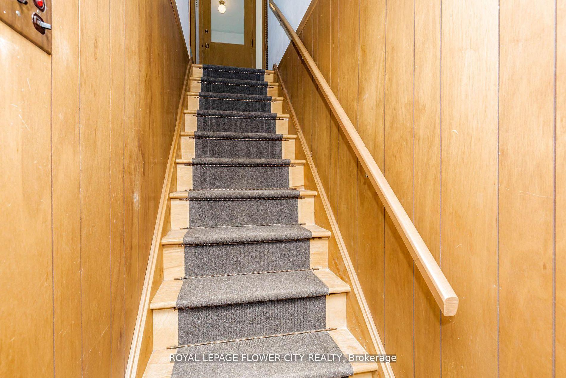 Photo 13 of 15 Cumberland Crescent, London, North G — HOMEH