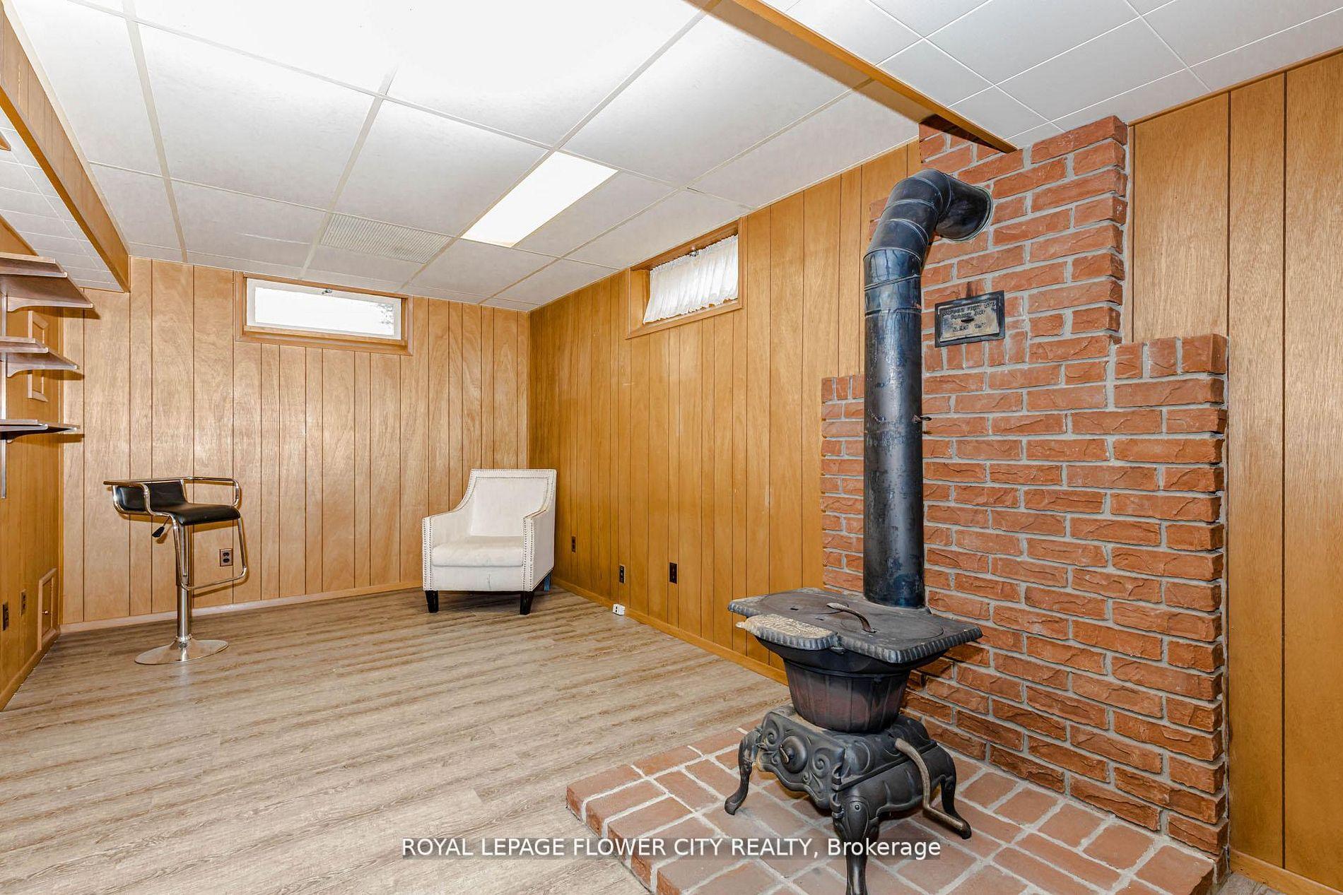 Photo 14 of 15 Cumberland Crescent, London, North G — HOMEH