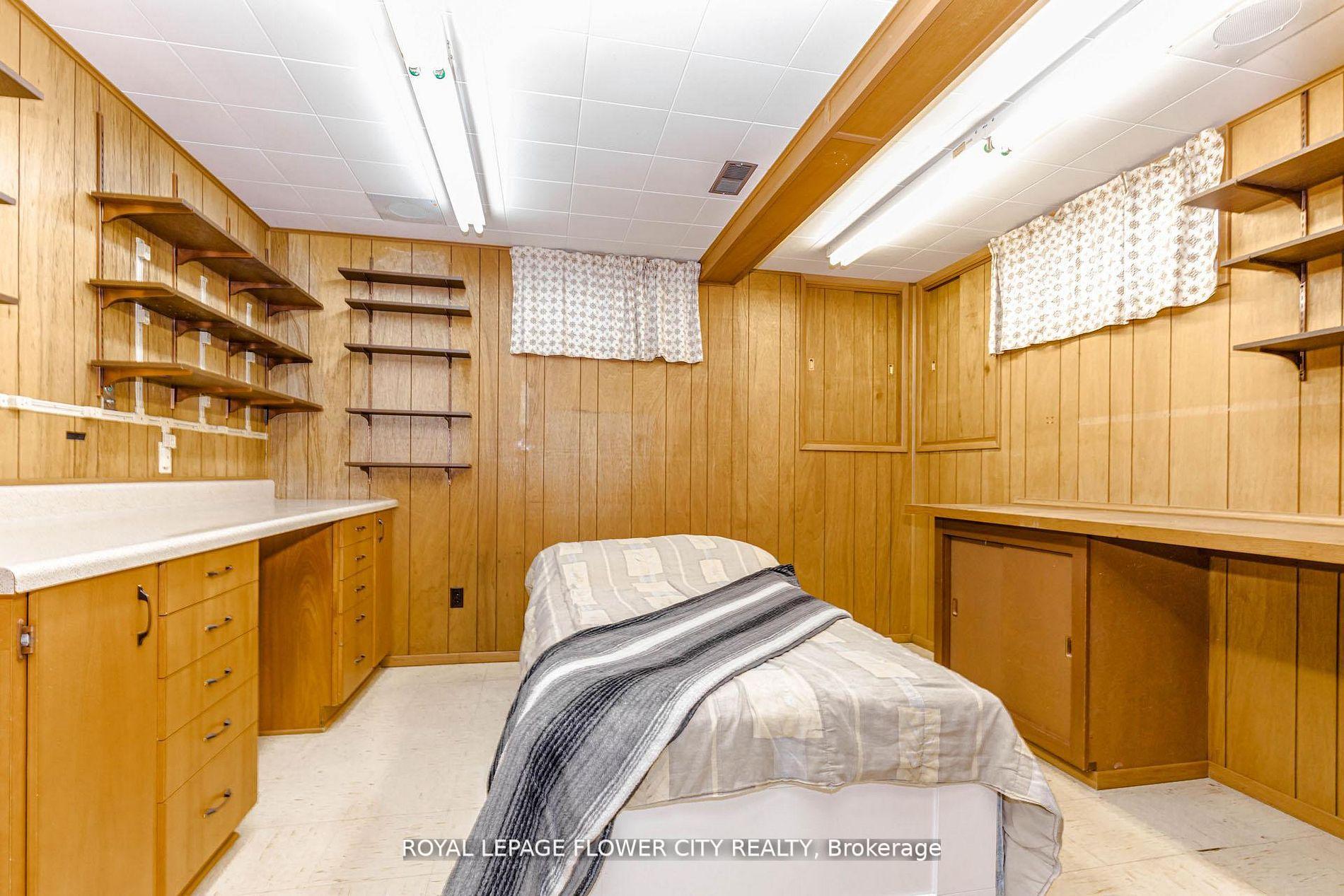 Photo 15 of 15 Cumberland Crescent, London, North G — HOMEH