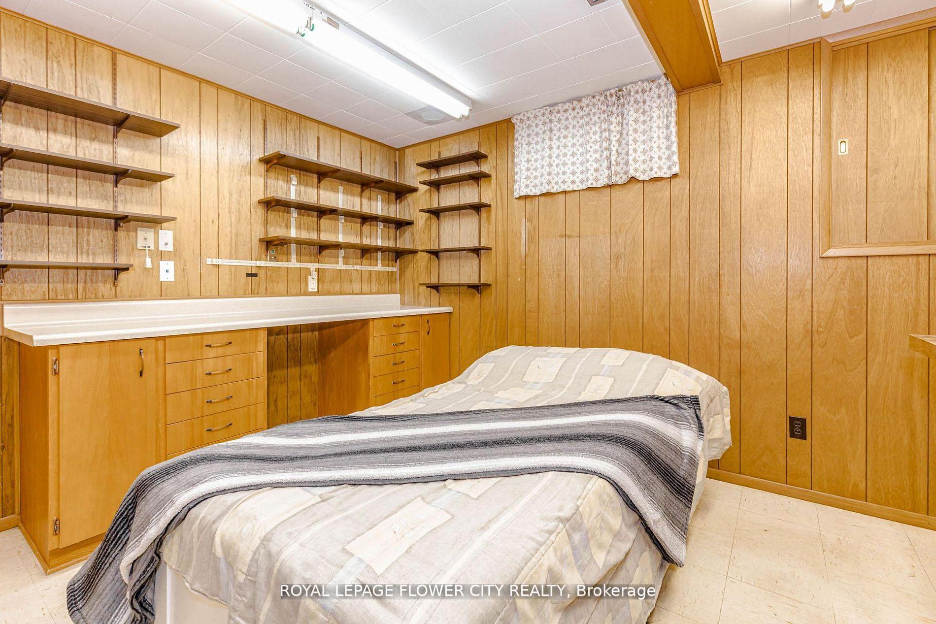 Photo 16 of 15 Cumberland Crescent, London, North G — HOMEH