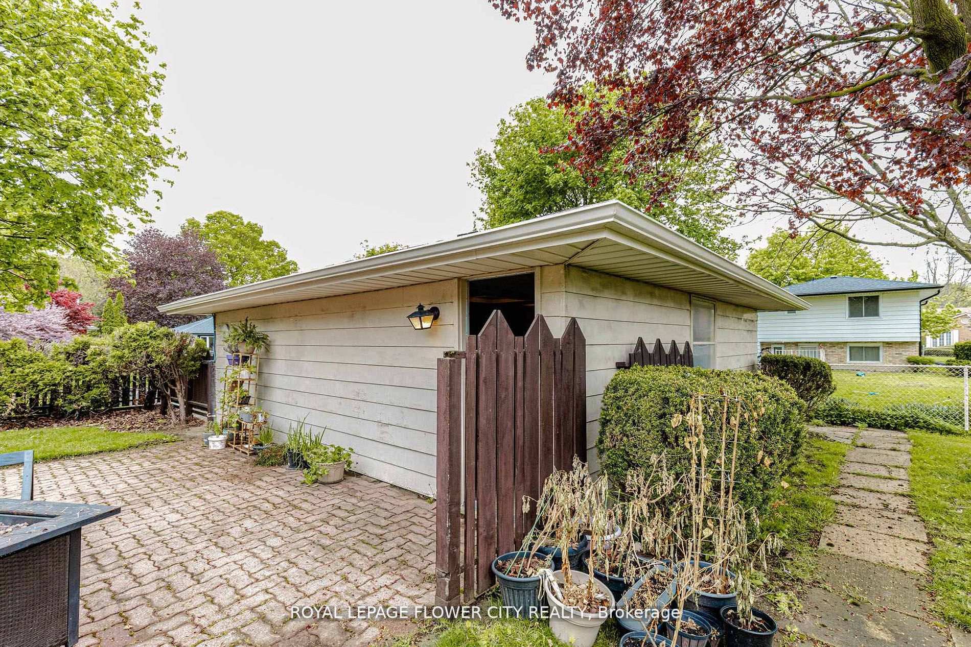 Photo 24 of 15 Cumberland Crescent, London, North G — HOMEH