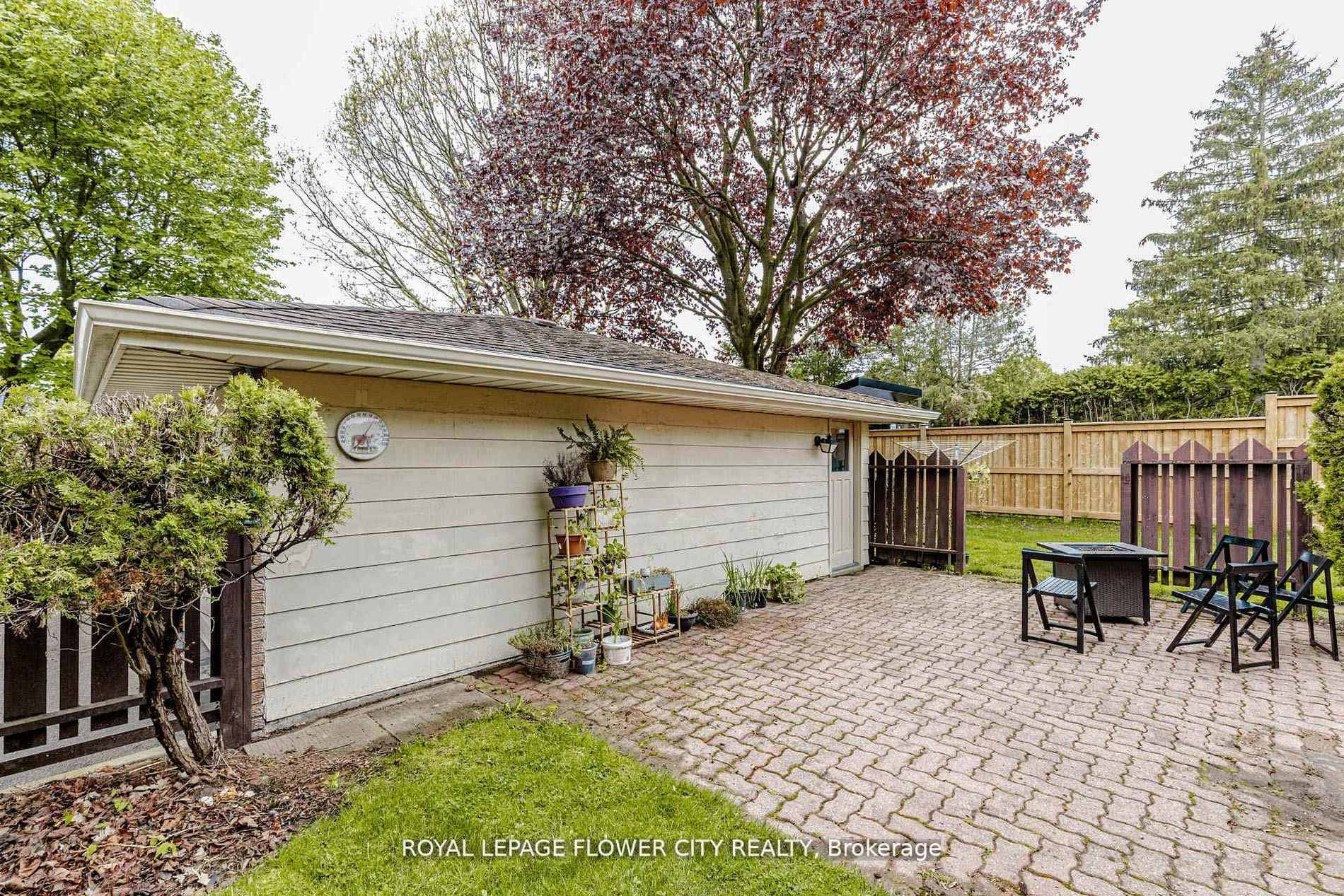 Photo 25 of 15 Cumberland Crescent, London, North G — HOMEH