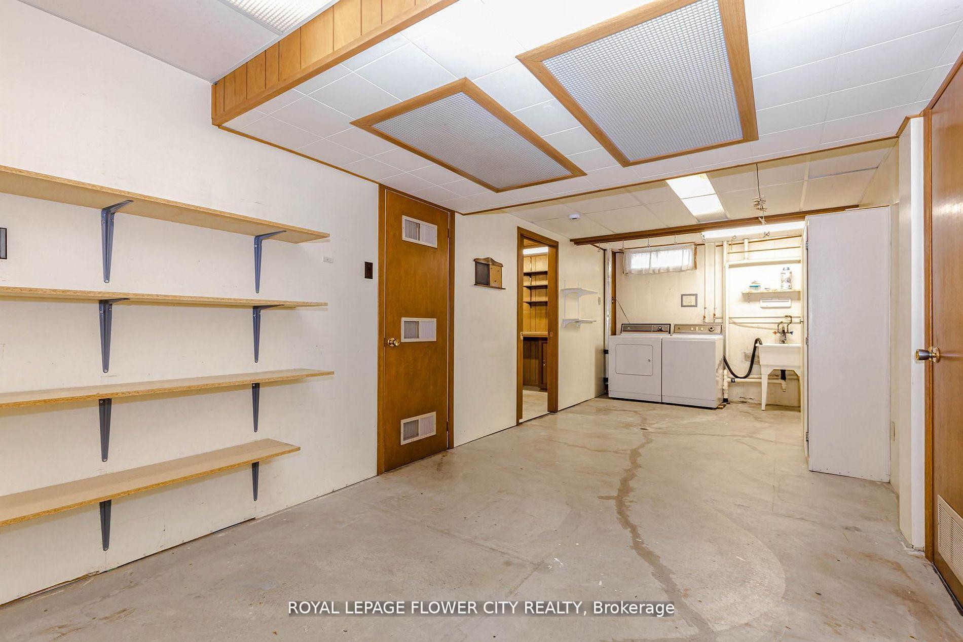 Photo 26 of 15 Cumberland Crescent, London, North G — HOMEH