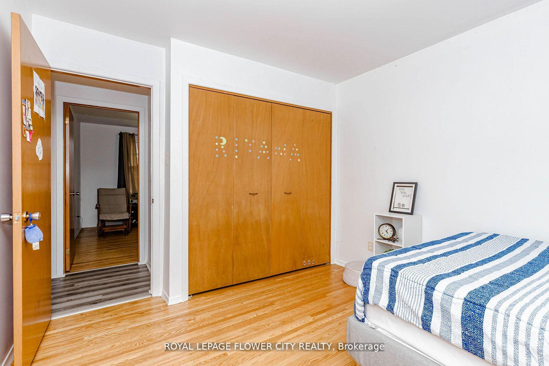 Photo 30 of 15 Cumberland Crescent, London, North G — HOMEH