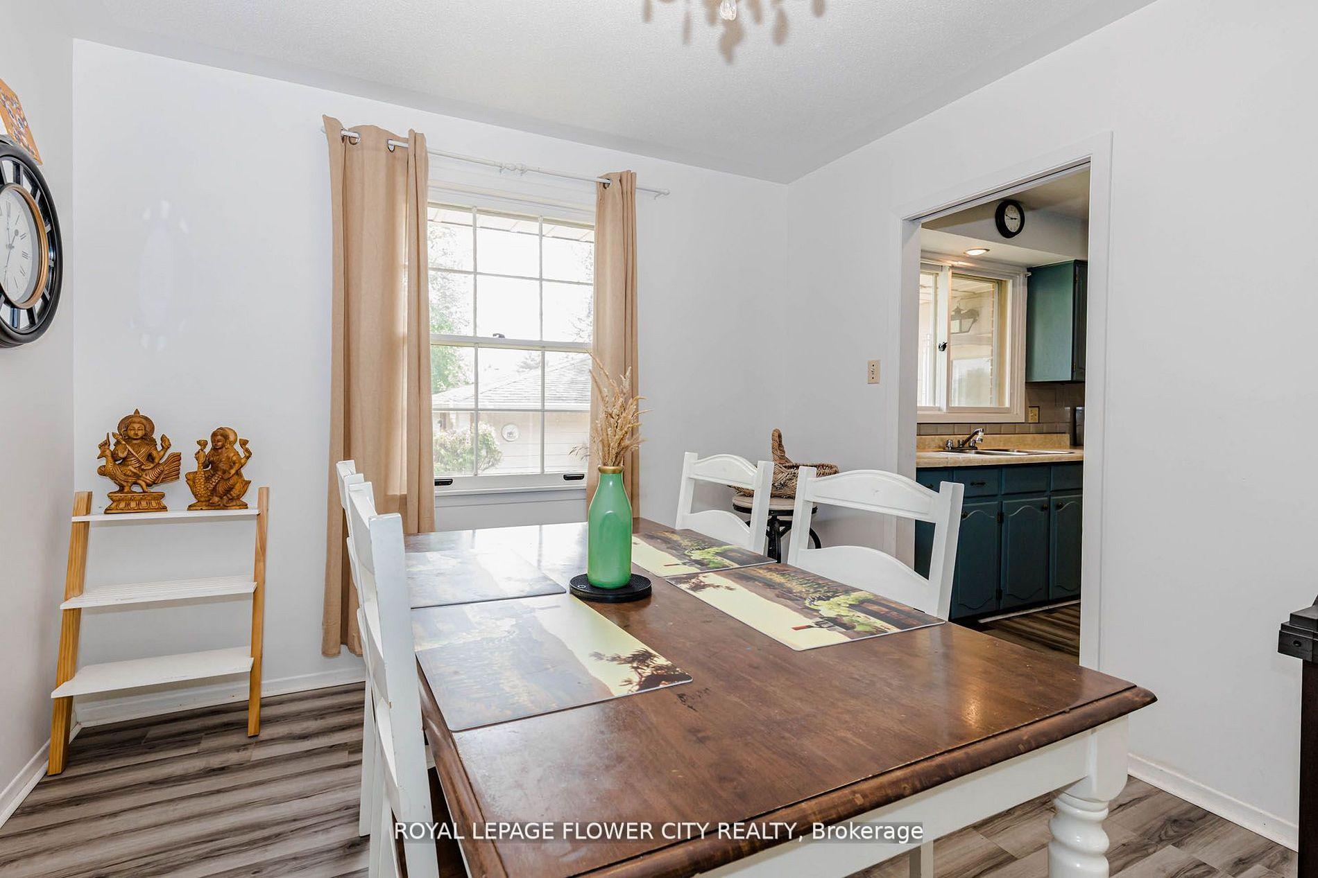 Photo 35 of 15 Cumberland Crescent, London, North G — HOMEH