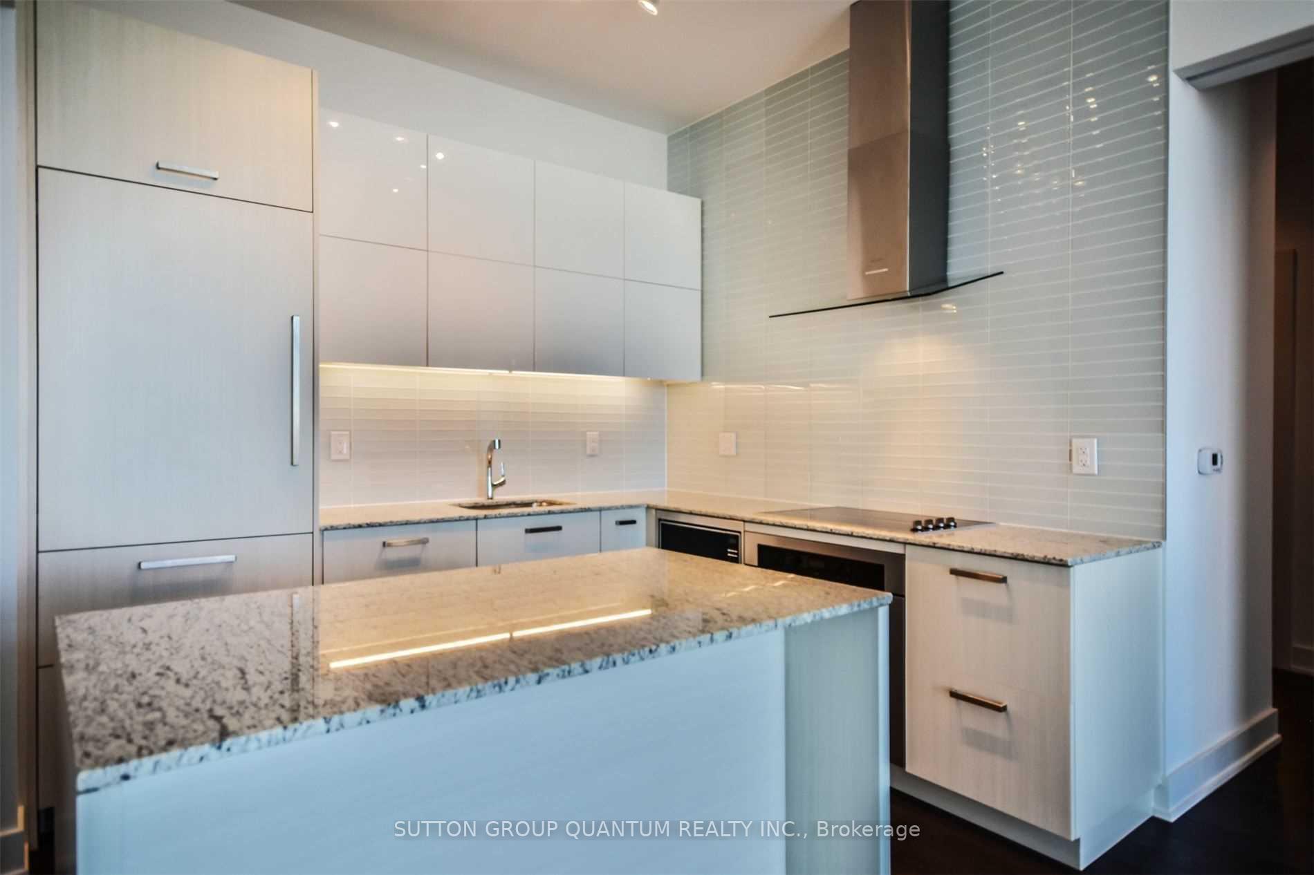 Photo 2 of Unit UPH01, 3018 Yonge Street, Toronto, Lawrence Park South — HOMEH
