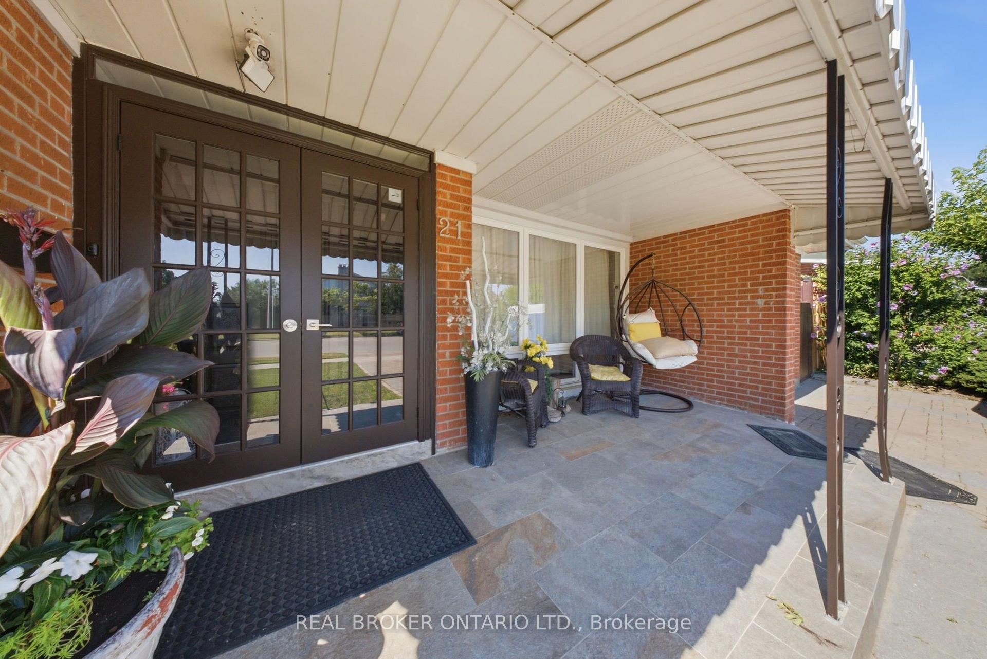 Photo 2 of 21 Kendleton Drive, Etobicoke, Mount Olive-Silverstone-Jamestown — HOMEH