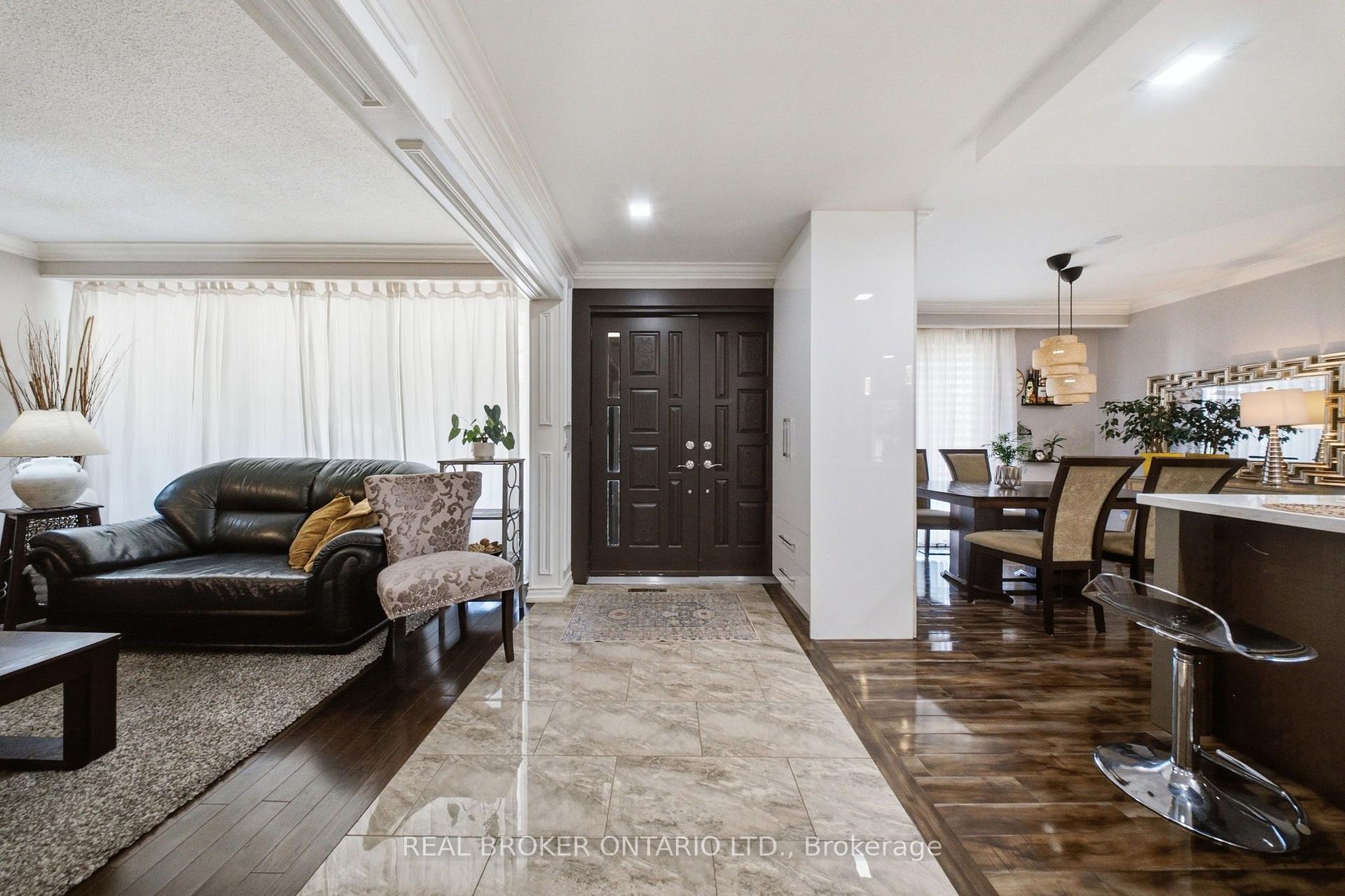 Photo 3 of 21 Kendleton Drive, Etobicoke, Mount Olive-Silverstone-Jamestown — HOMEH