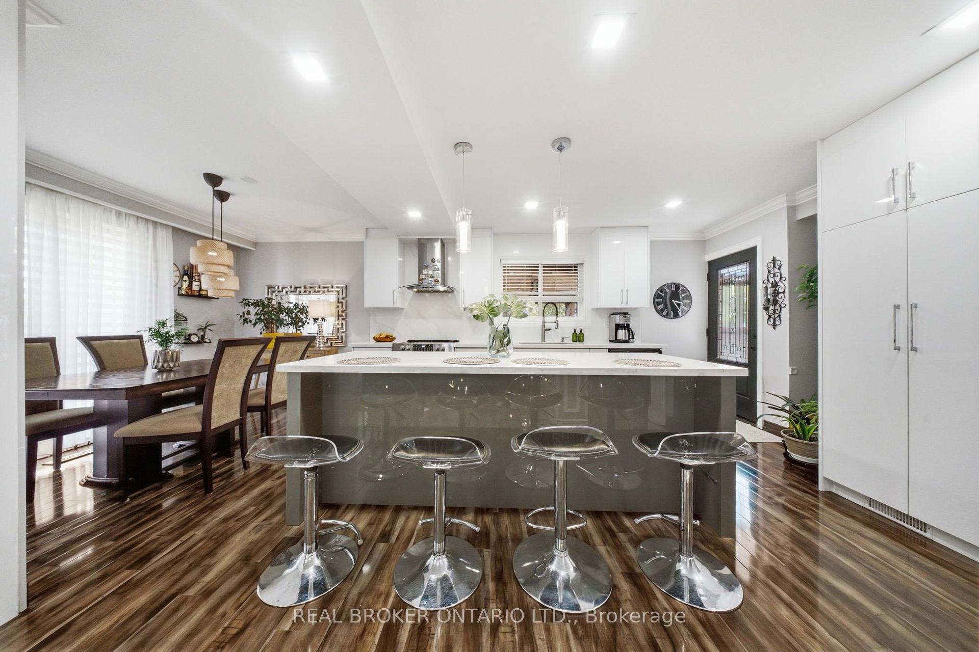 Photo 4 of 21 Kendleton Drive, Etobicoke, Mount Olive-Silverstone-Jamestown — HOMEH