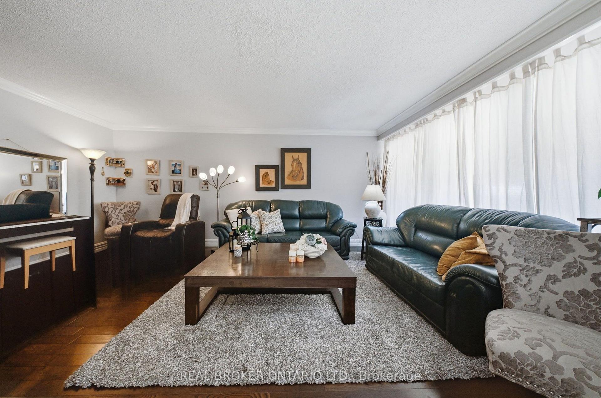 Photo 7 of 21 Kendleton Drive, Etobicoke, Mount Olive-Silverstone-Jamestown — HOMEH