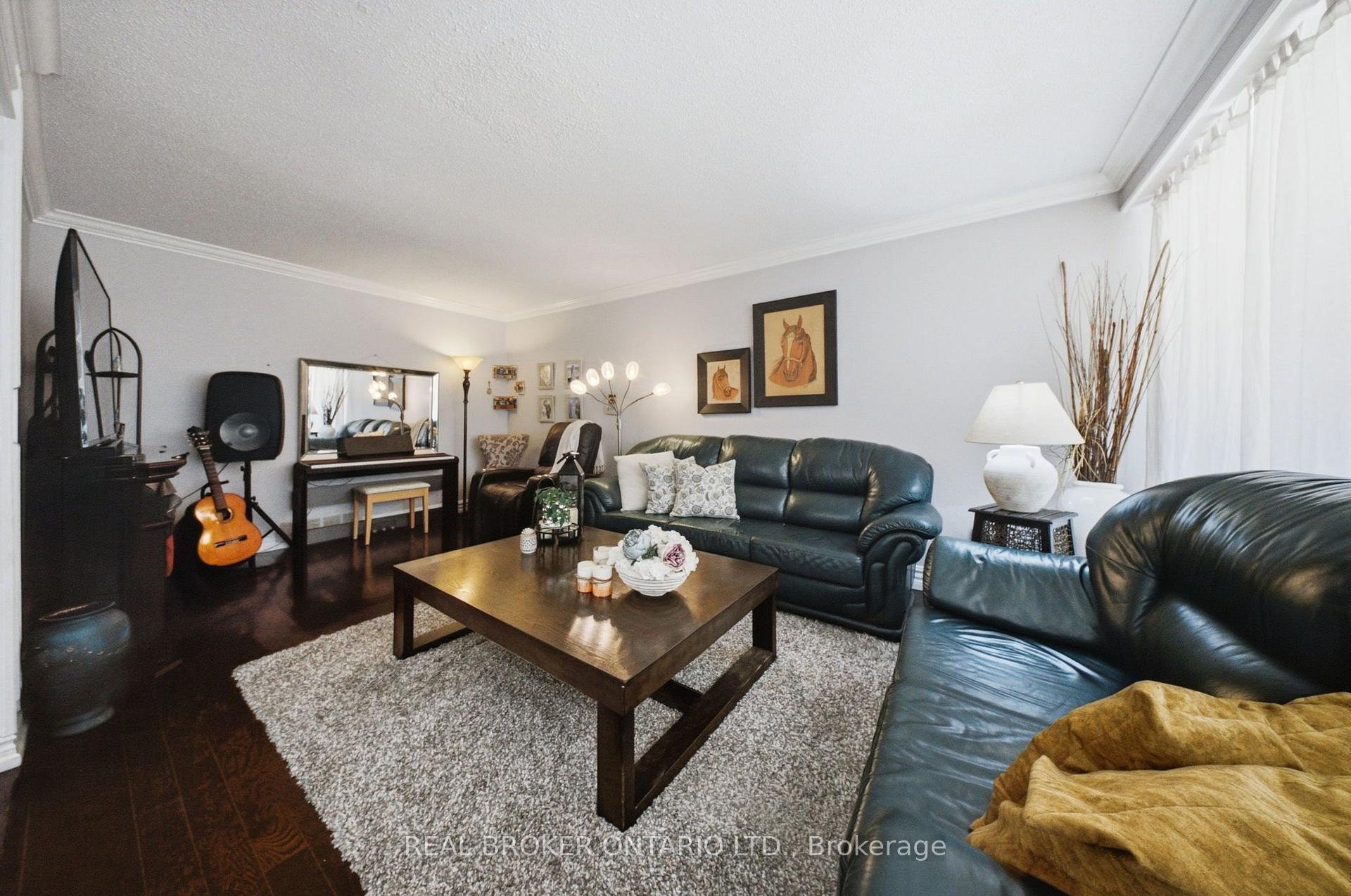 Photo 8 of 21 Kendleton Drive, Etobicoke, Mount Olive-Silverstone-Jamestown — HOMEH