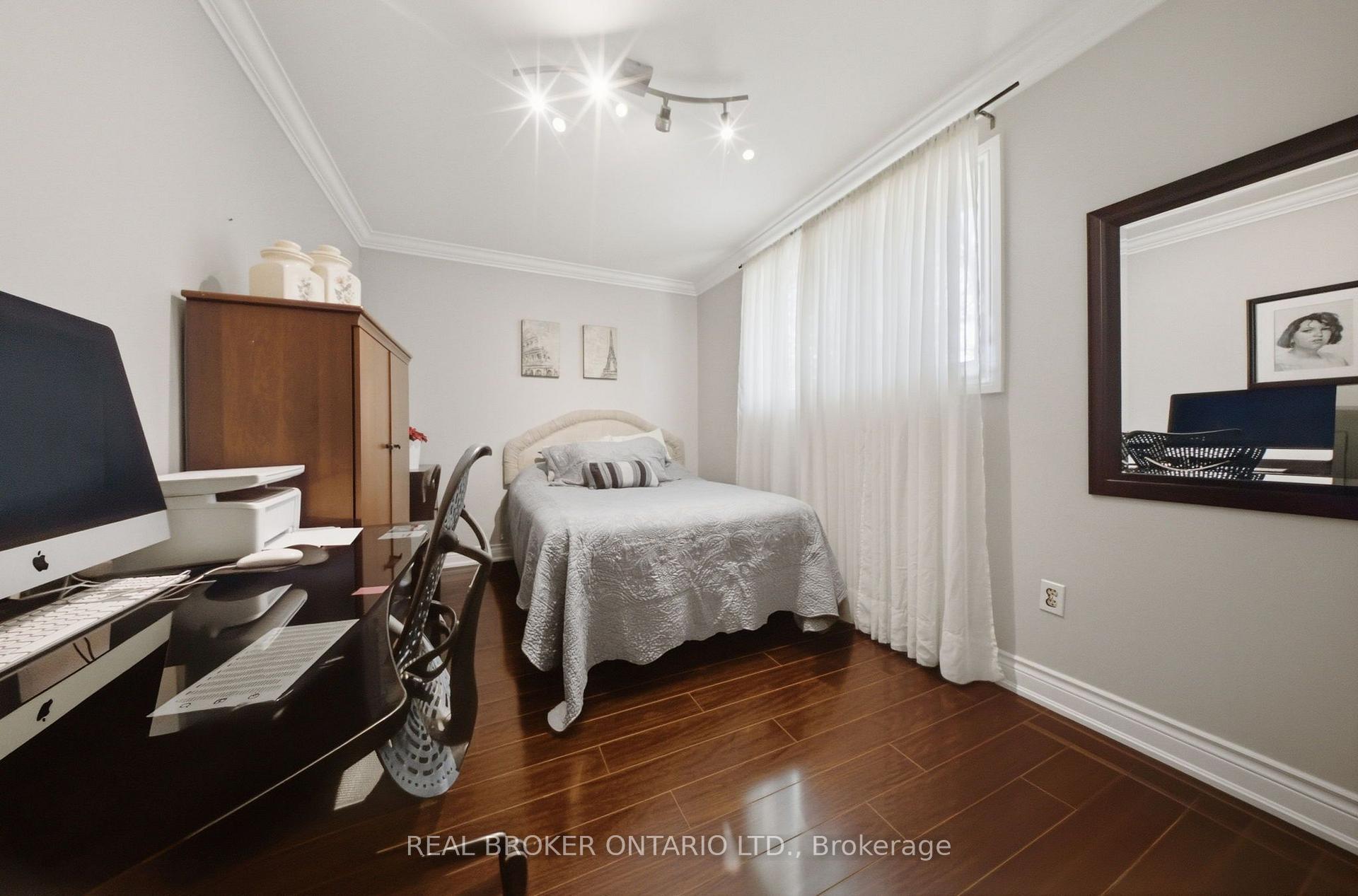 Photo 14 of 21 Kendleton Drive, Etobicoke, Mount Olive-Silverstone-Jamestown — HOMEH