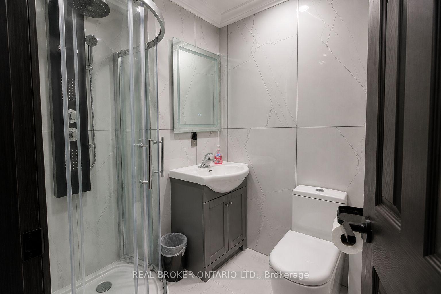 Photo 15 of 21 Kendleton Drive, Etobicoke, Mount Olive-Silverstone-Jamestown — HOMEH