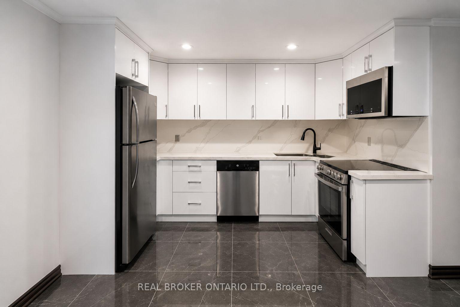 Photo 16 of 21 Kendleton Drive, Etobicoke, Mount Olive-Silverstone-Jamestown — HOMEH