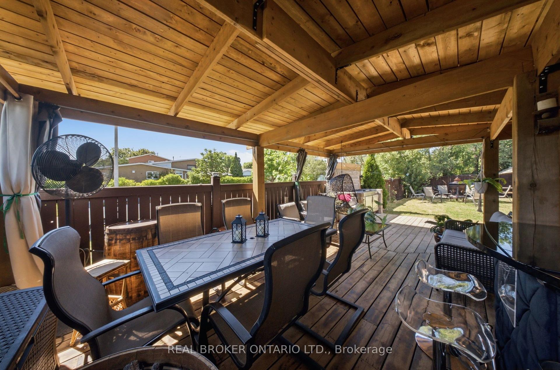 Photo 18 of 21 Kendleton Drive, Etobicoke, Mount Olive-Silverstone-Jamestown — HOMEH
