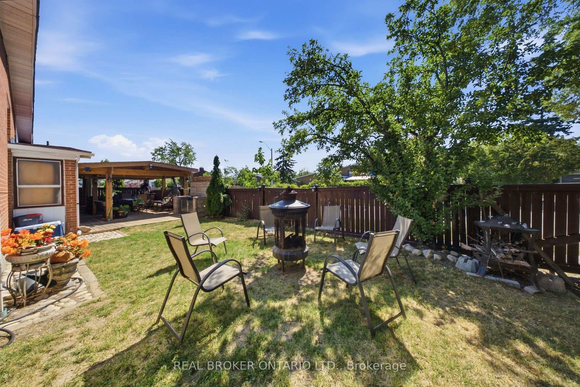Photo 21 of 21 Kendleton Drive, Etobicoke, Mount Olive-Silverstone-Jamestown — HOMEH