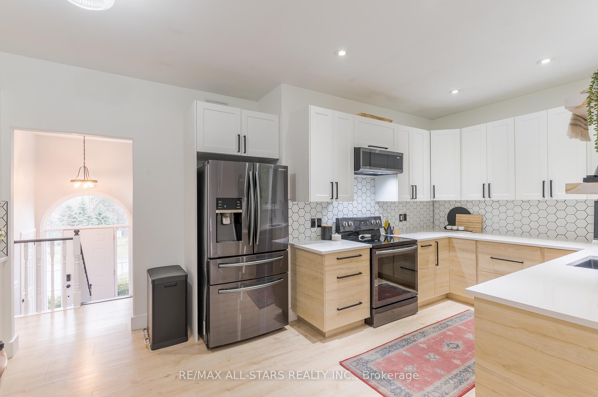 Photo 13 of 47 Meadowland Drive, Hamilton Township, Baltimore — HOMEH