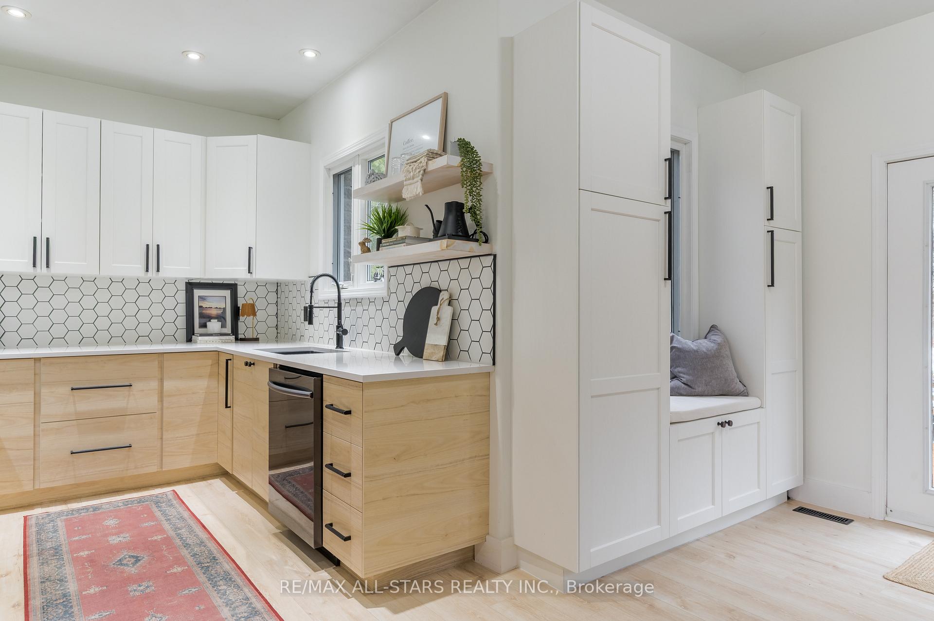 Photo 20 of 47 Meadowland Drive, Hamilton Township, Baltimore — HOMEH