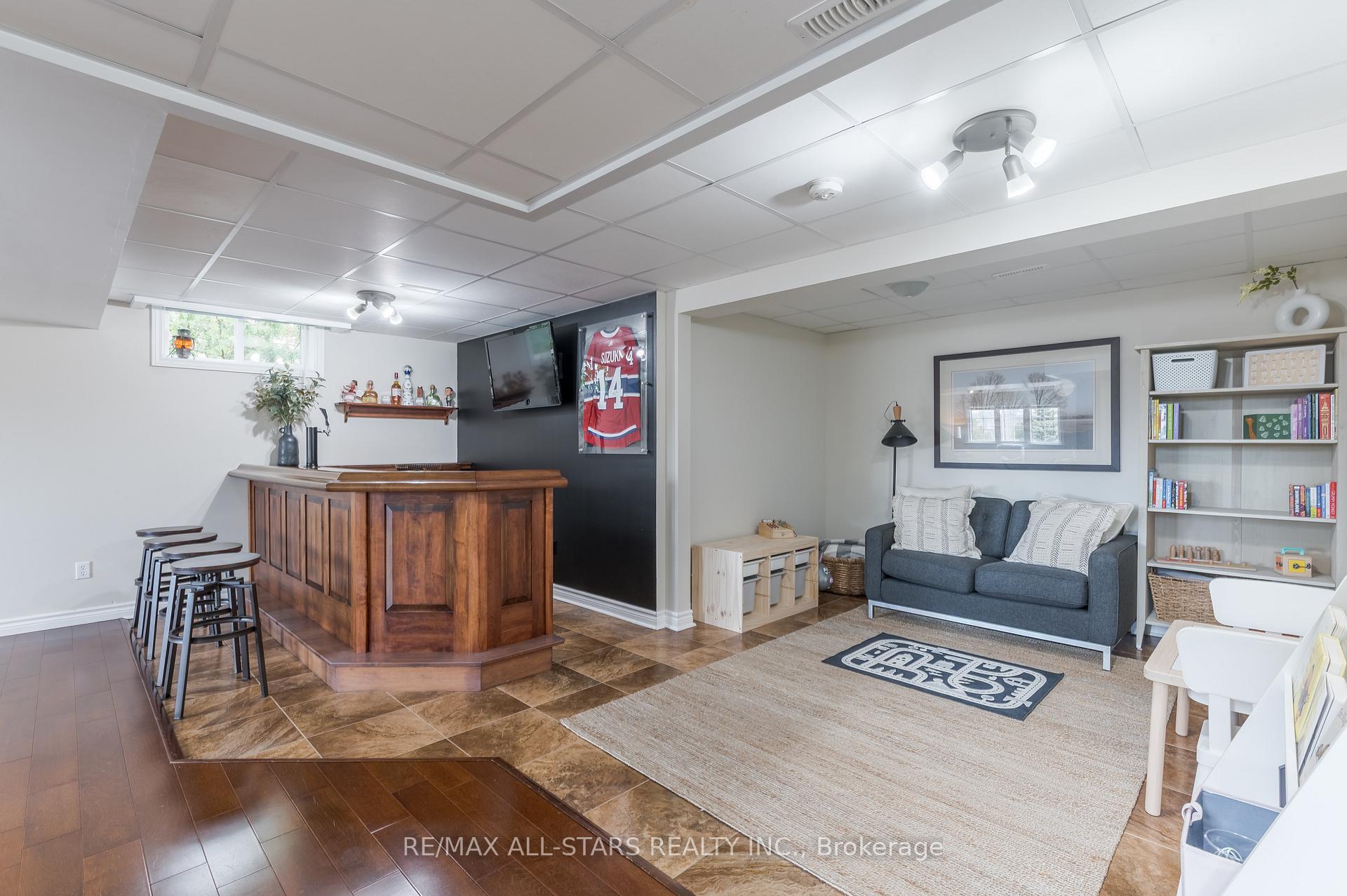 Photo 26 of 47 Meadowland Drive, Hamilton Township, Baltimore — HOMEH
