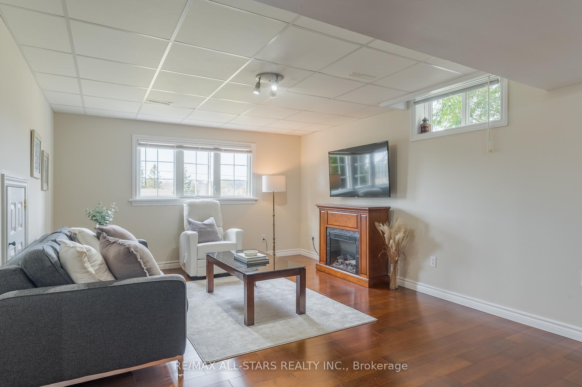 Photo 29 of 47 Meadowland Drive, Hamilton Township, Baltimore — HOMEH