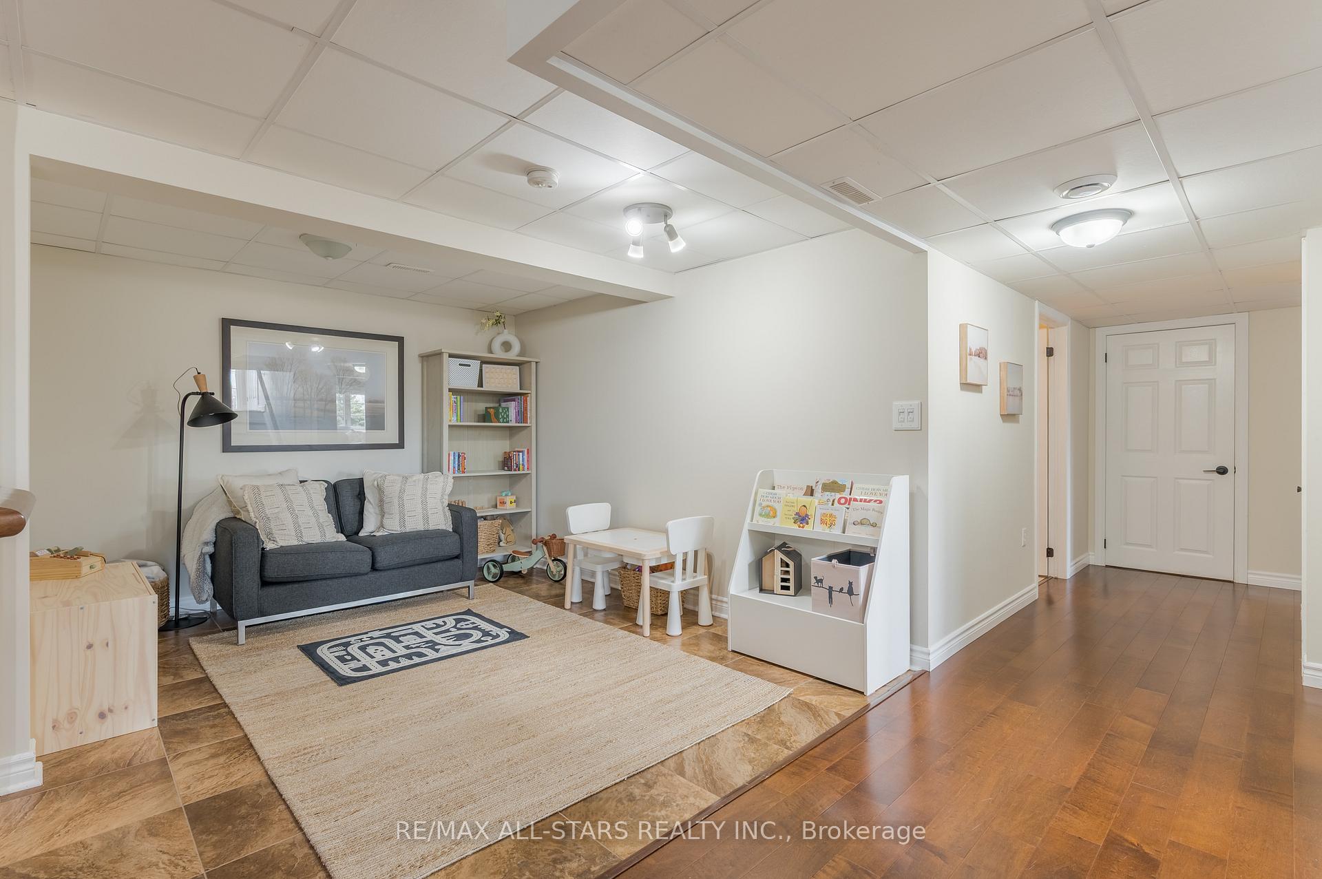 Photo 31 of 47 Meadowland Drive, Hamilton Township, Baltimore — HOMEH