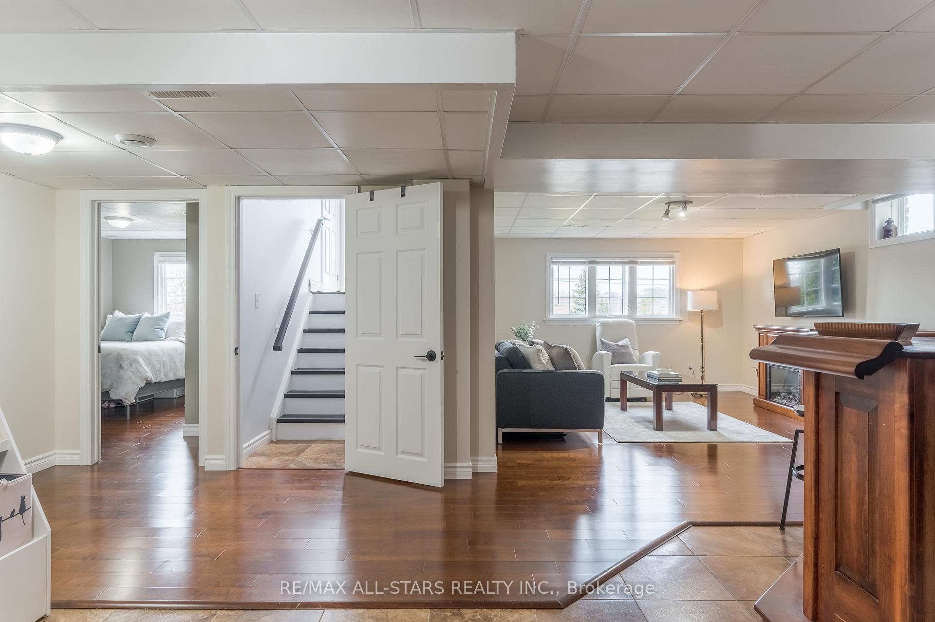 Photo 37 of 47 Meadowland Drive, Hamilton Township, Baltimore — HOMEH