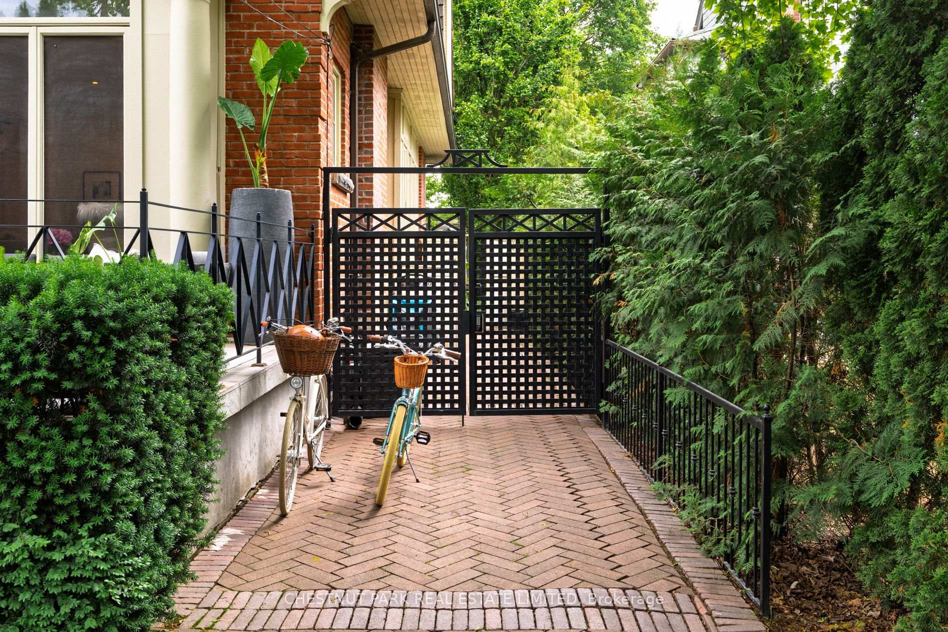 Photo 8 of 83 Binscarth Road, Toronto, Rosedale-Moore Park — HOMEH