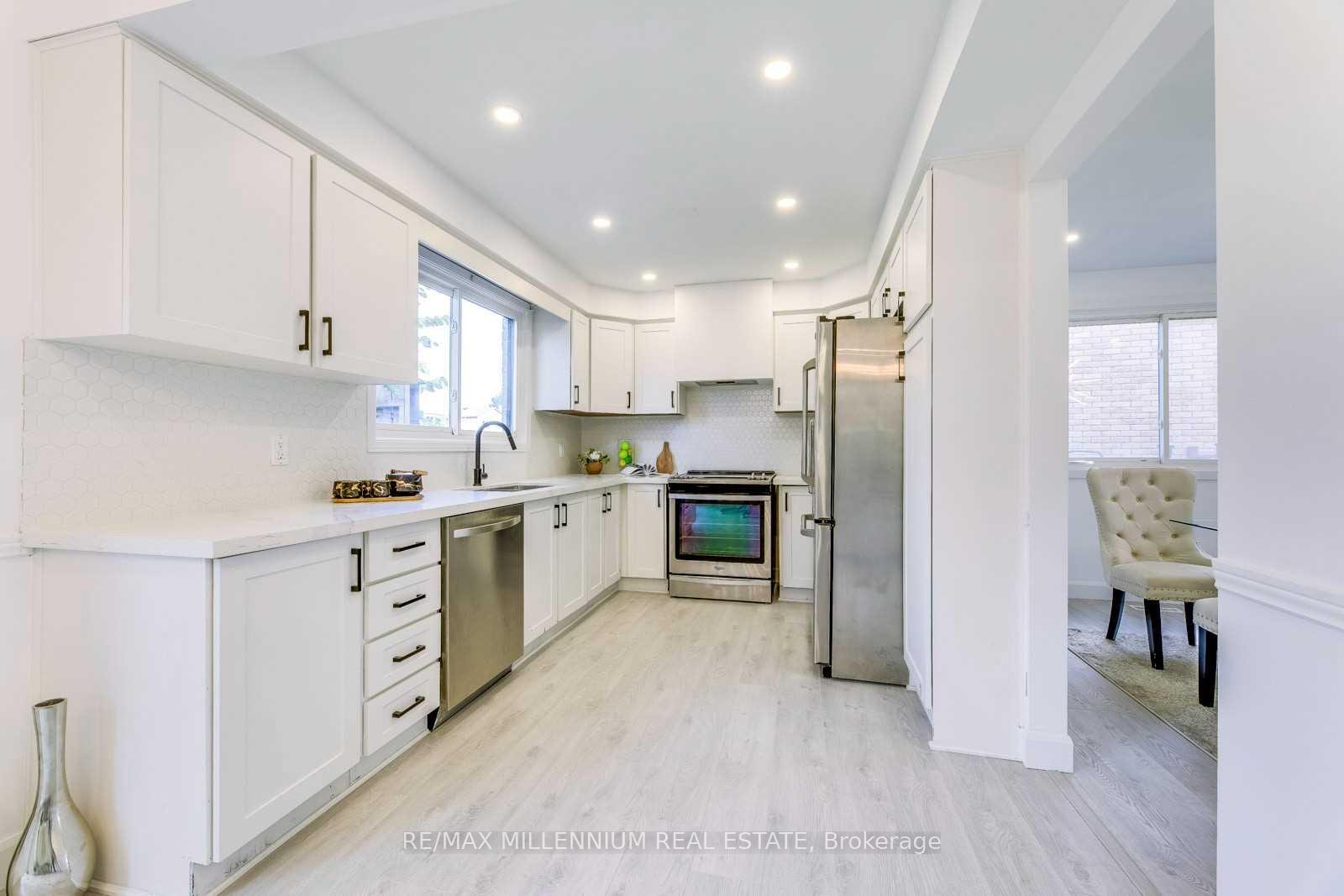 Photo 9 of 36 Bing Crescent, Hamilton, Stoney Creek — HOMEH