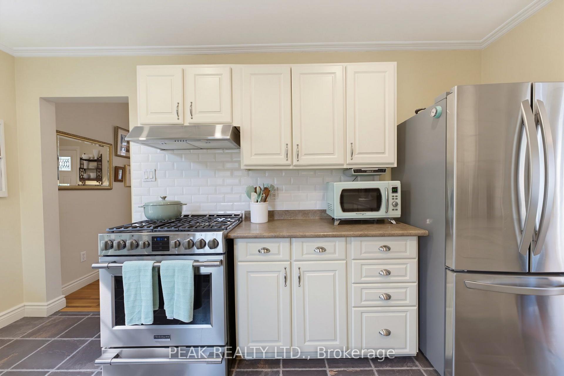 Photo 17 of 41 Banfield Street, Brant, Paris — HOMEH