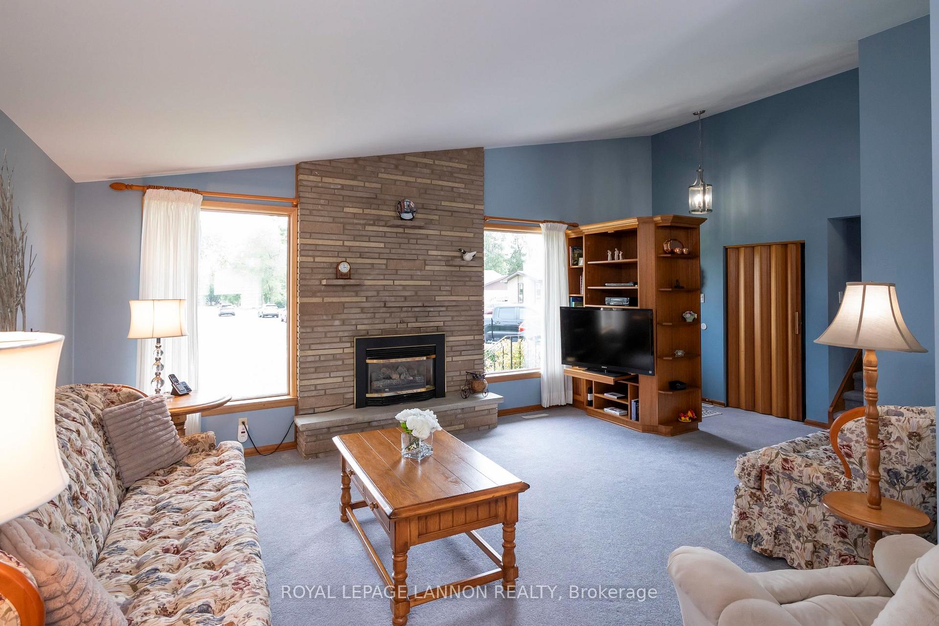 Photo 6 of 236 Poplar Ave, Thunder Bay, Forest Park — HOMEH